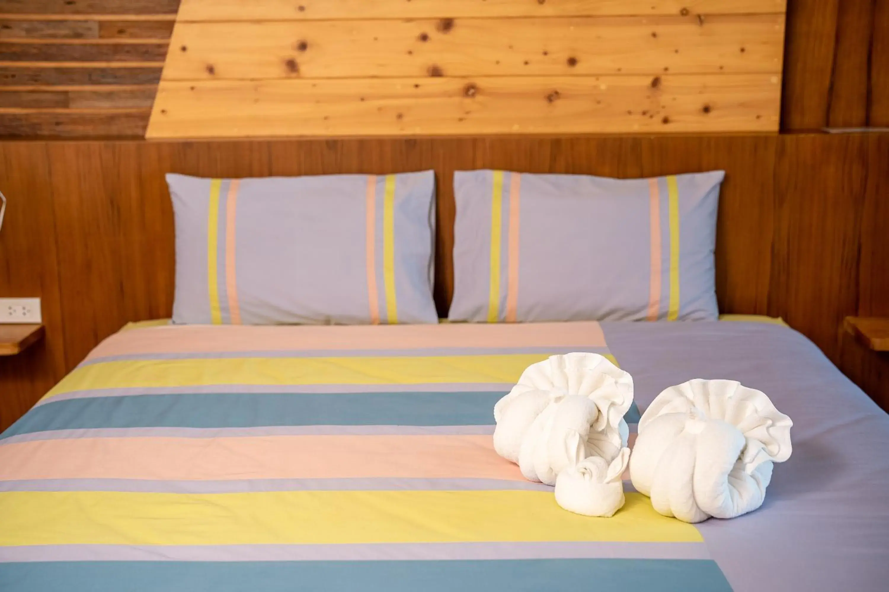 Bed in Tamnanpar Resort