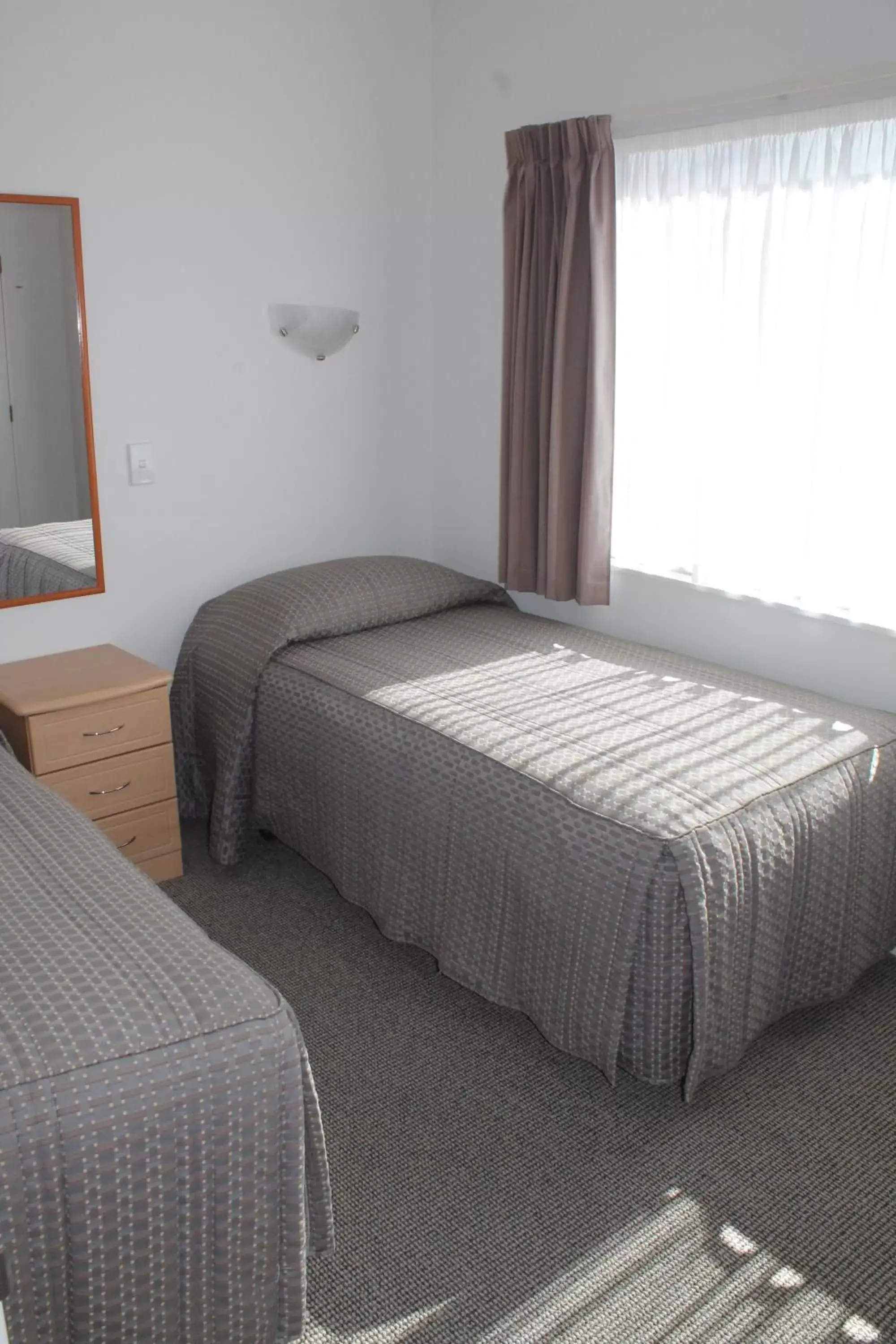 Bedroom, Bed in Riverview Motel