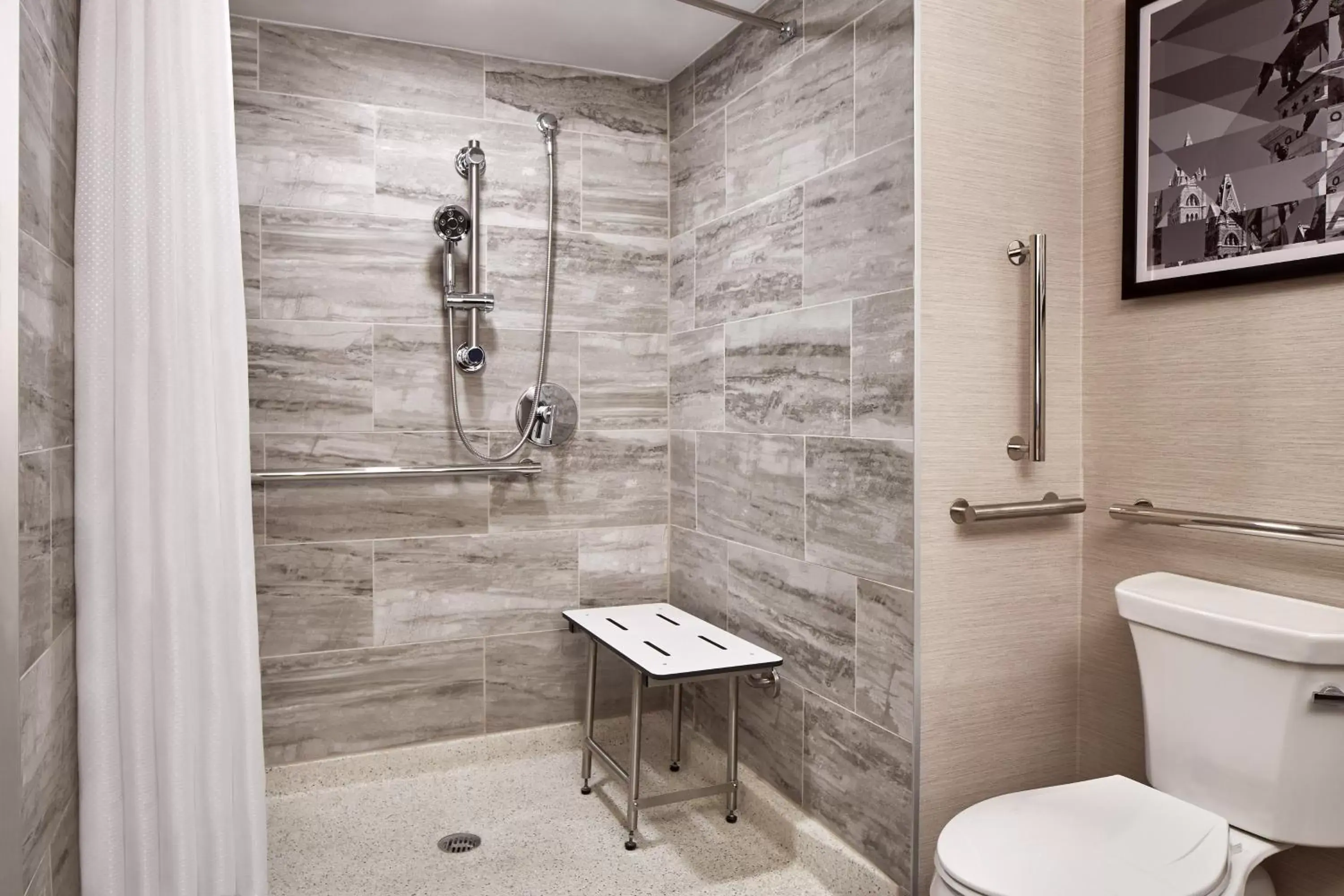 Bathroom in Sheraton Richmond Airport Hotel