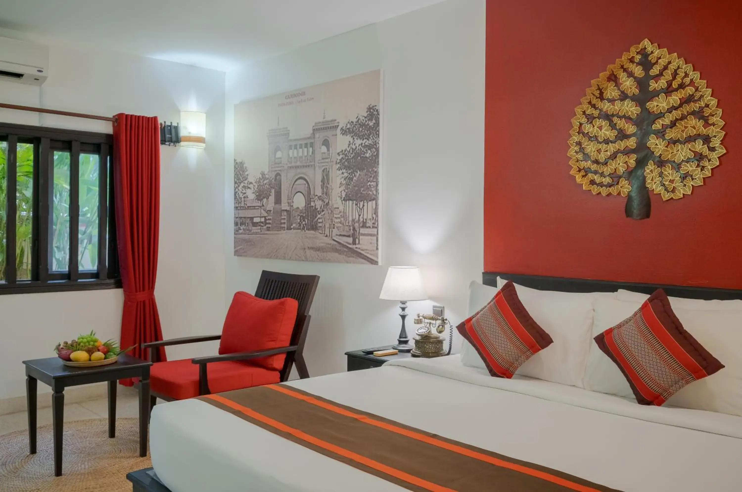 Bedroom, Bed in Pandora Suite D'Angkor