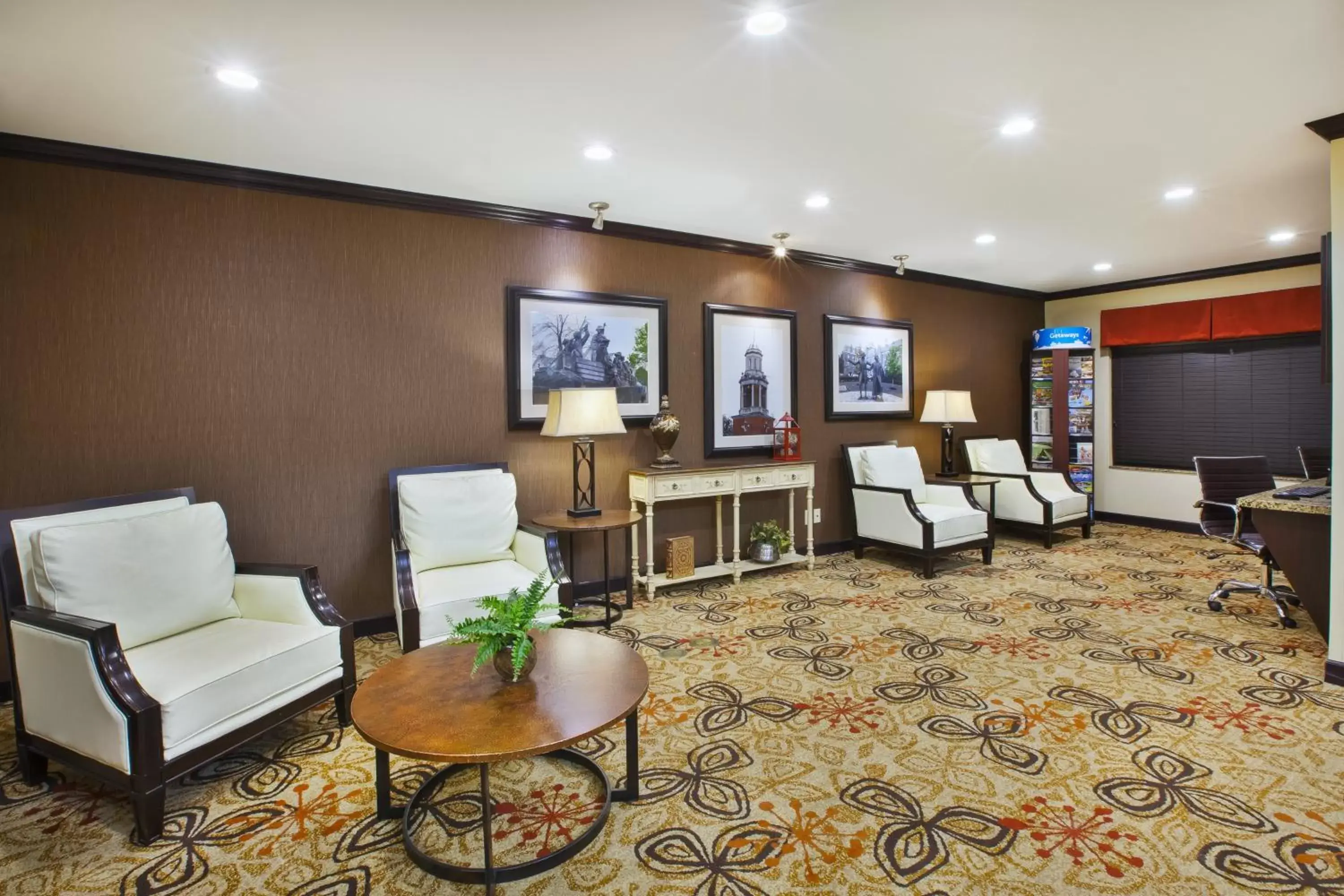 Property building in Holiday Inn Express & Suites Washington - Meadow Lands, an IHG Hotel