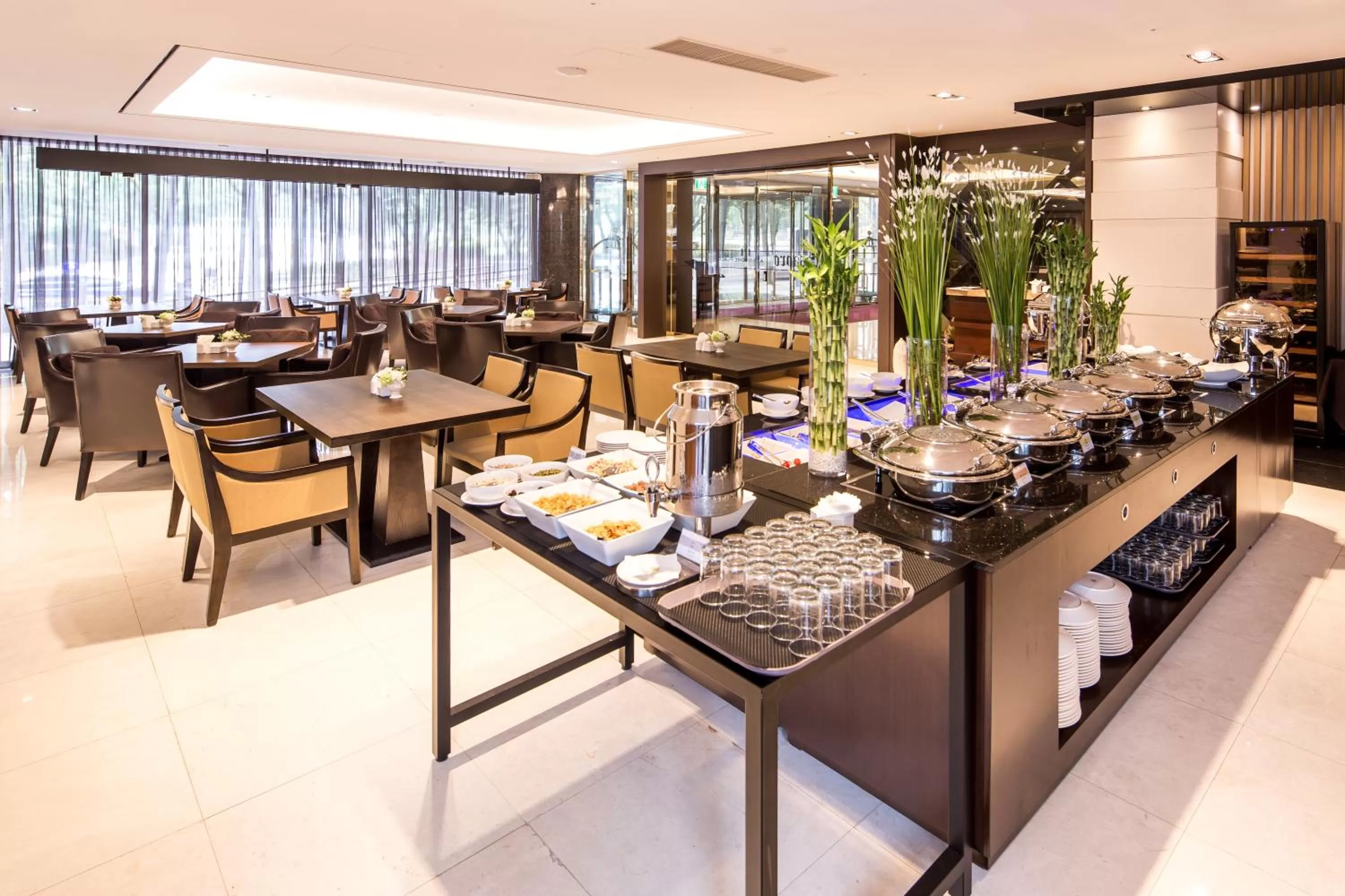 Restaurant/places to eat in Golden Seoul Hotel