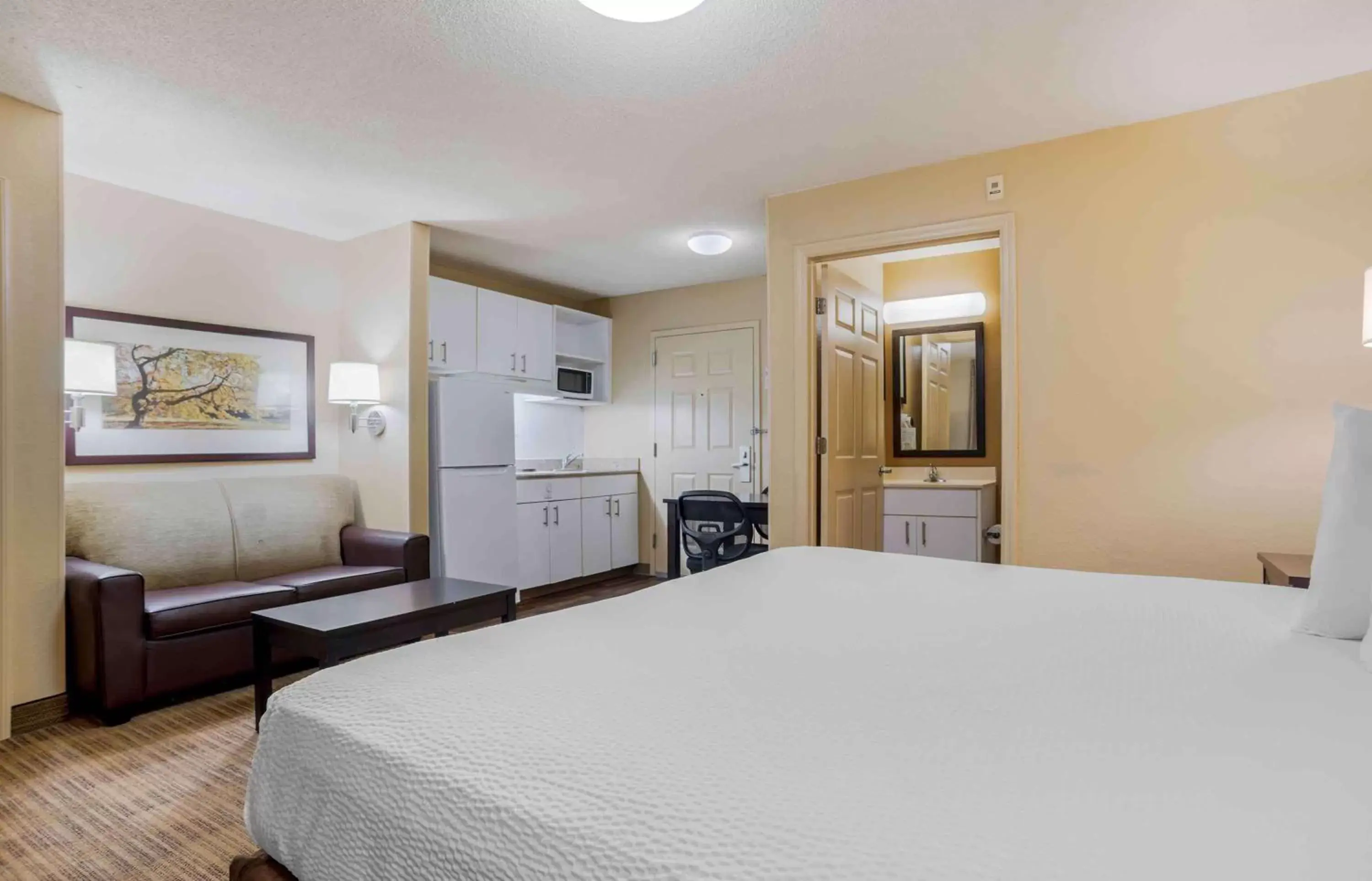 Bedroom, Bed in Extended Stay America Suites - Destin - US 98 - Emerald Coast Pkwy