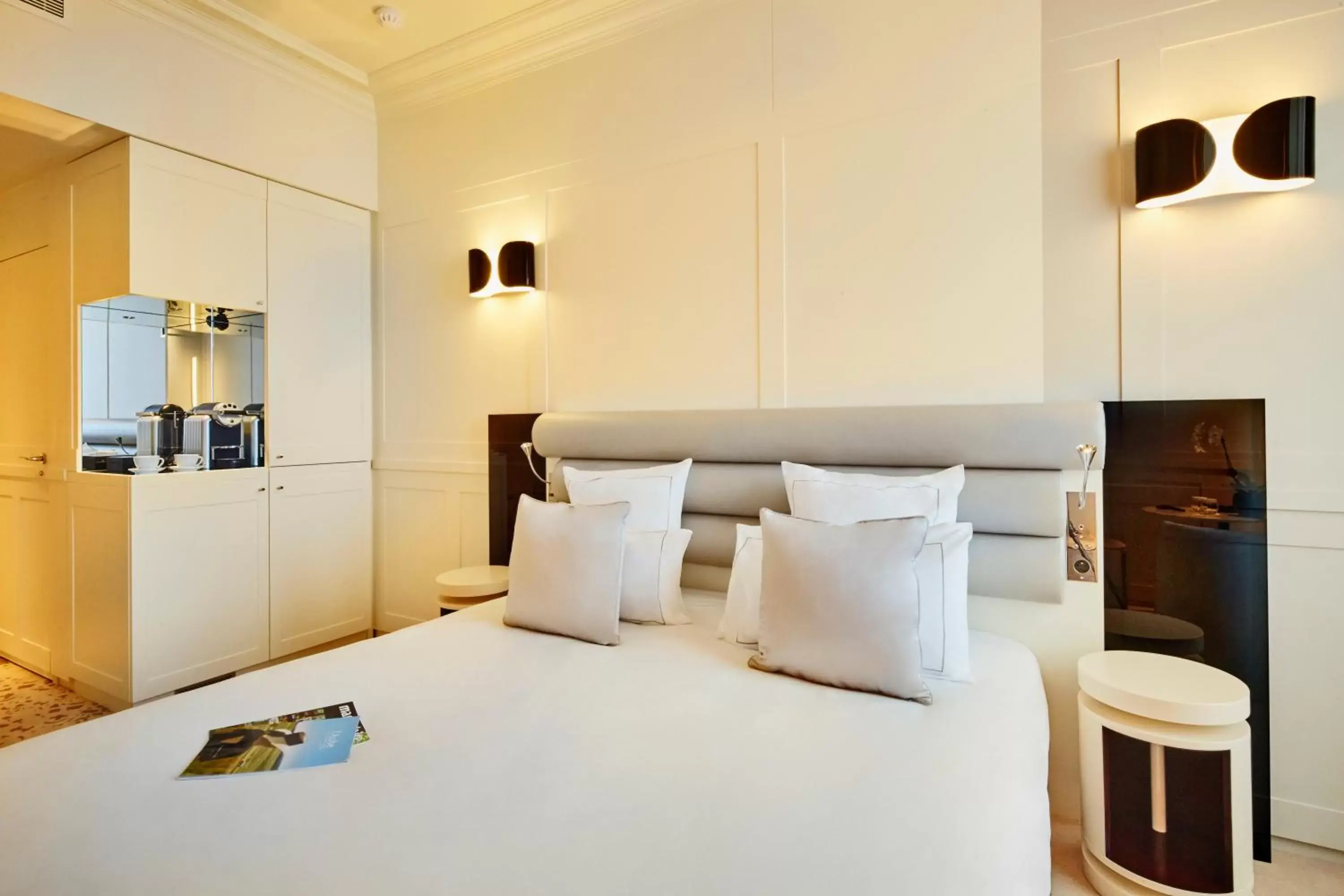 Bedroom, Bed in La Licorne Hotel & Spa Troyes MGallery