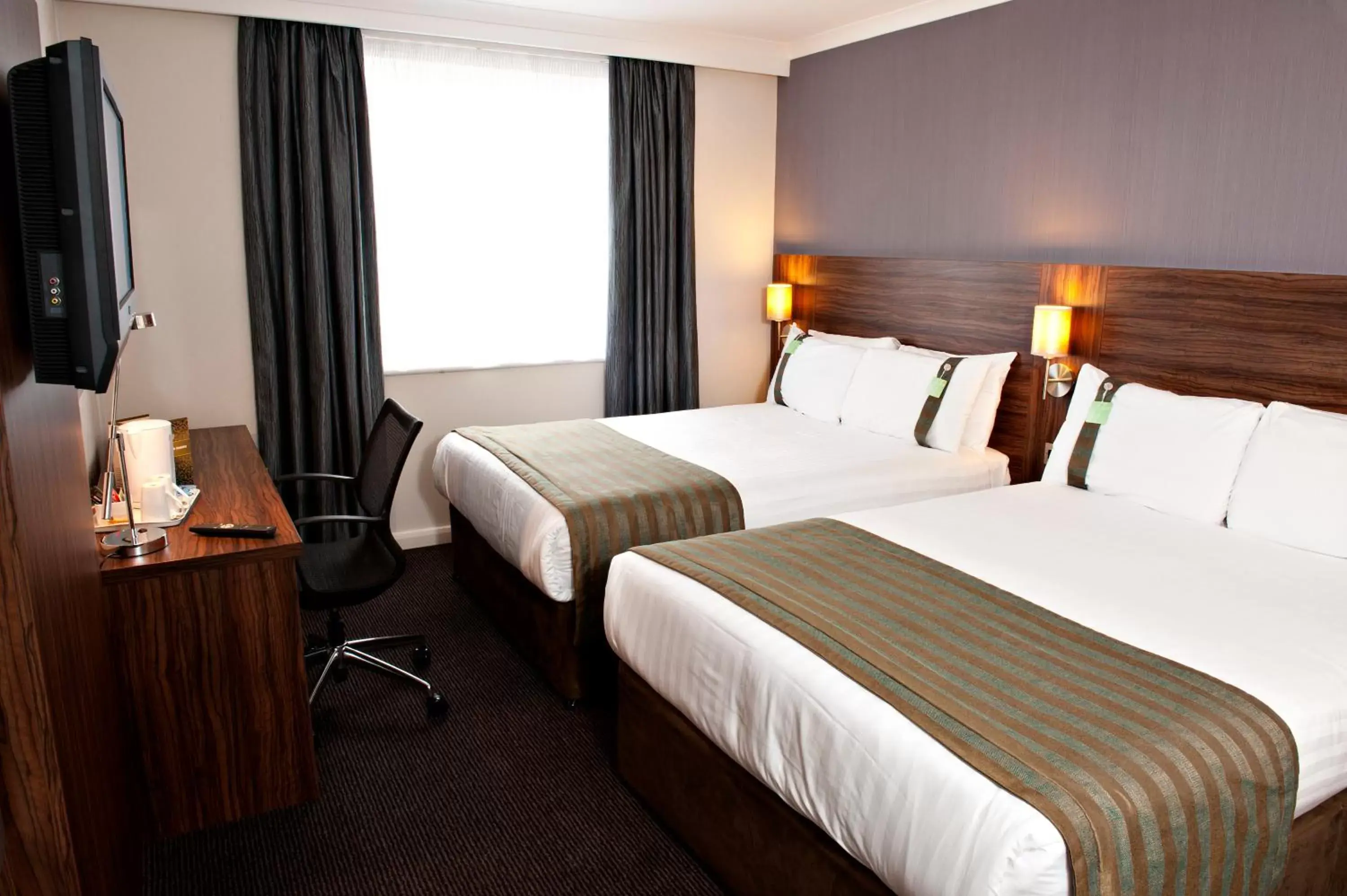 Bedroom, Bed in Holiday Inn Liverpool City Centre, an IHG Hotel