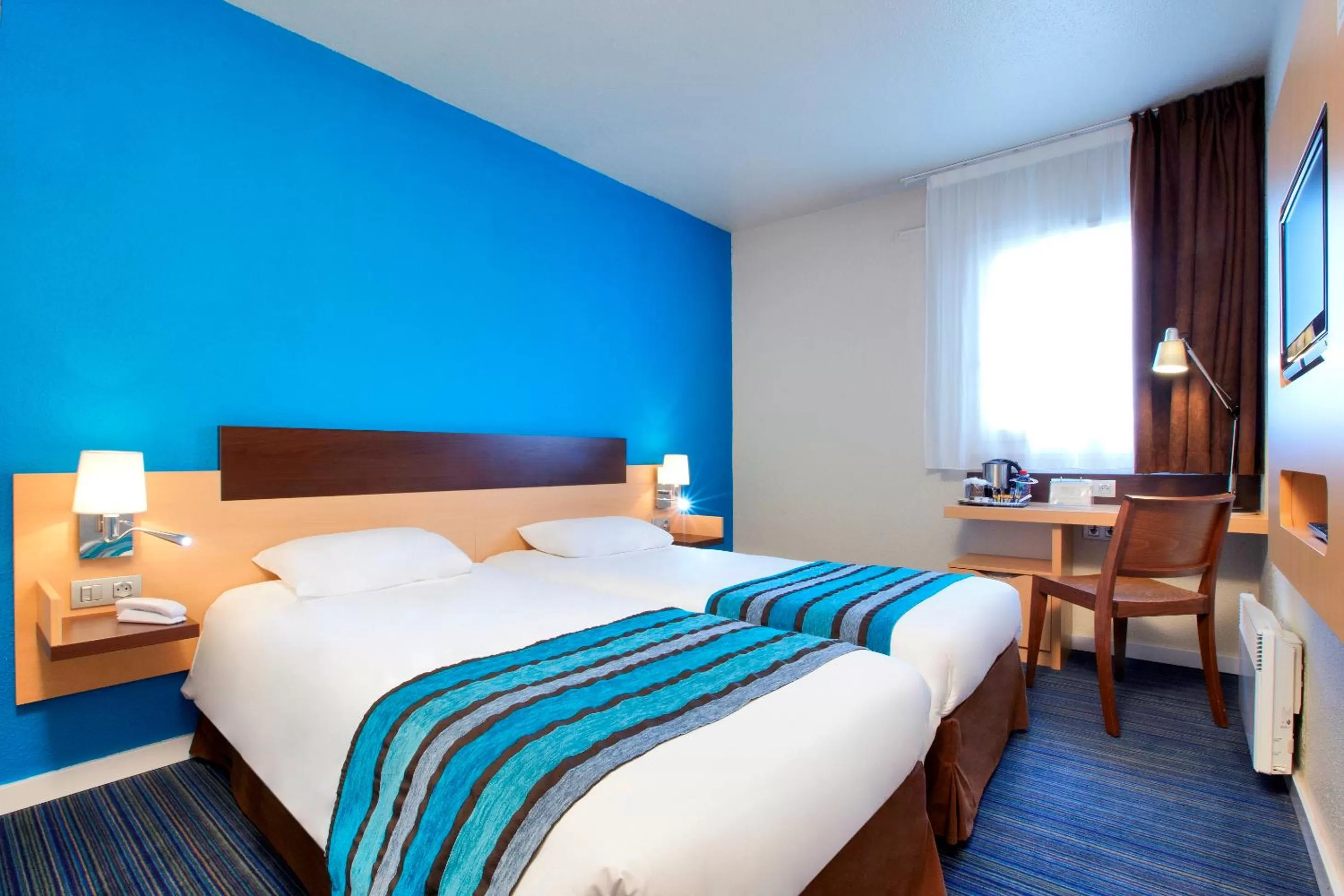 Bed in Kyriad Viry-Chatillon