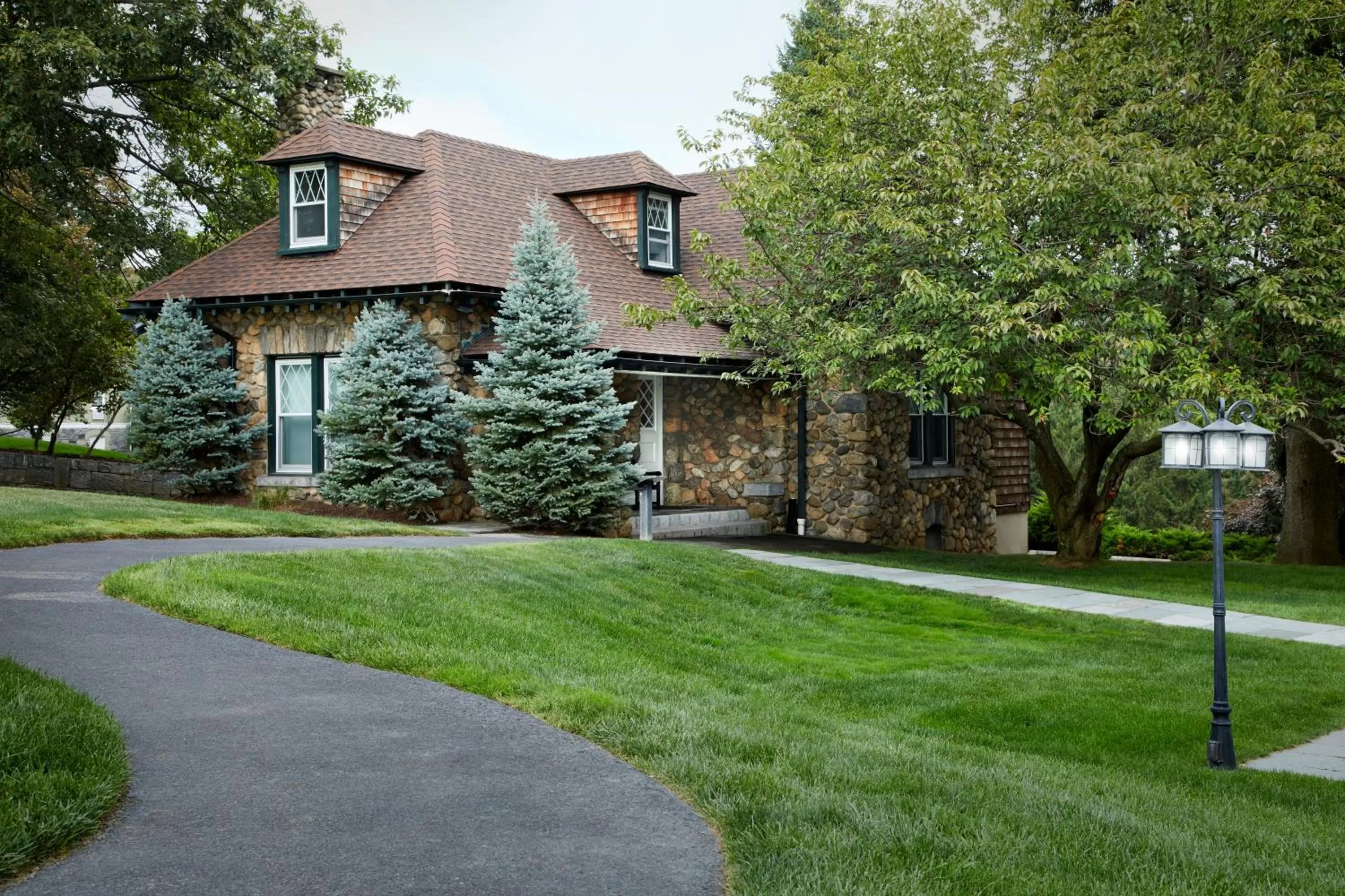 Standard Queen Room in Tarrytown House Estate on the Hudson