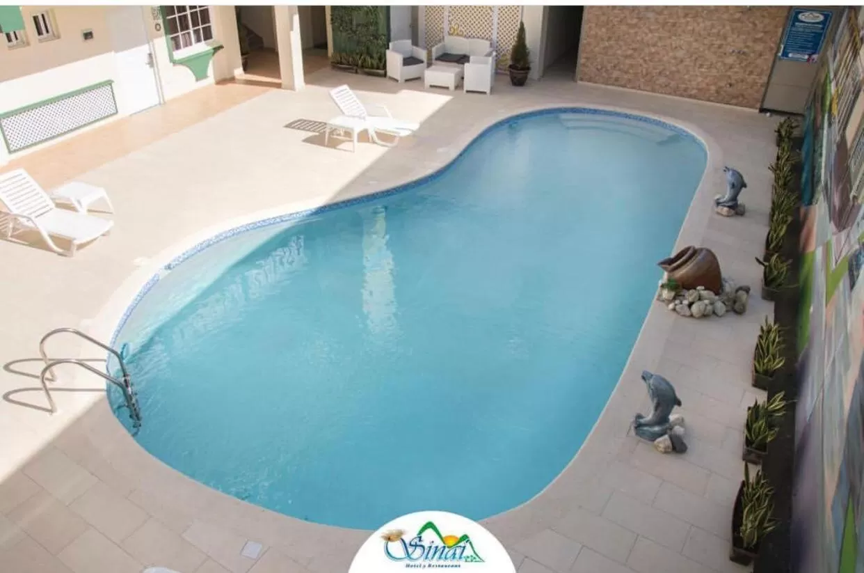 Pool view in Hotel Sinai