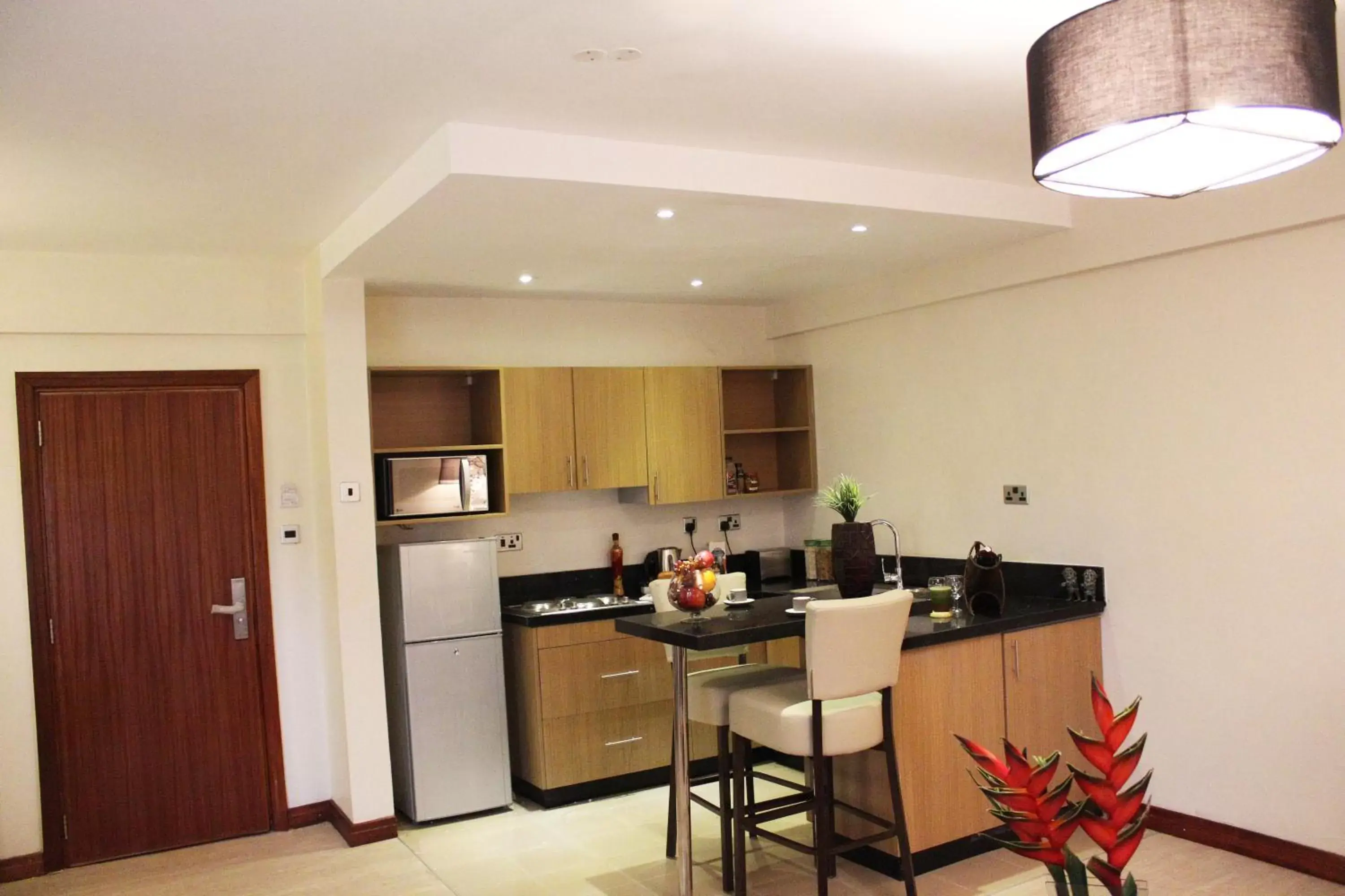 Area and facilities, Kitchen/Kitchenette in Zehneria Suites Hotel