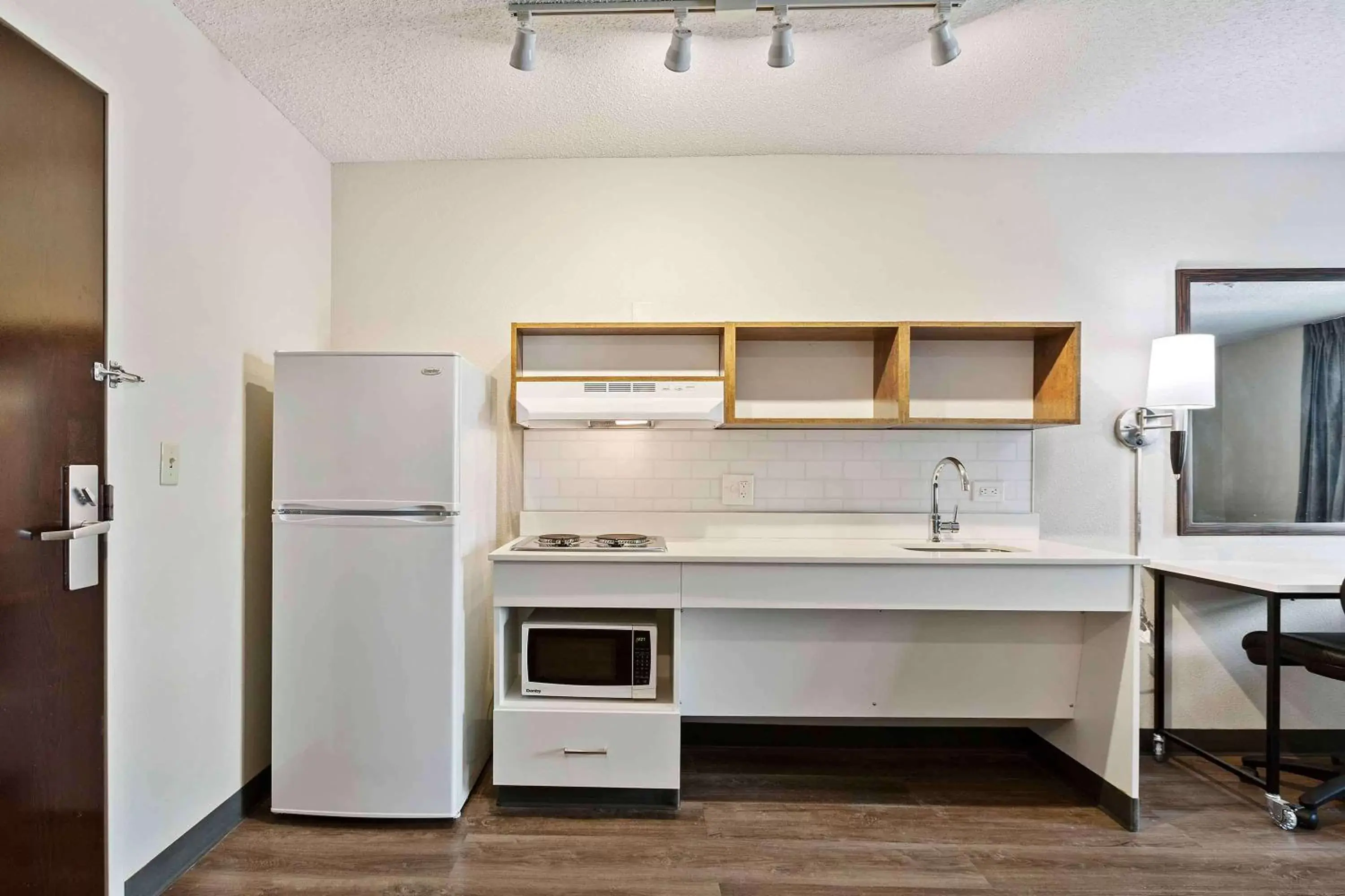 Bedroom, Kitchen/Kitchenette in Extended Stay America Suites - Fremont - Newark