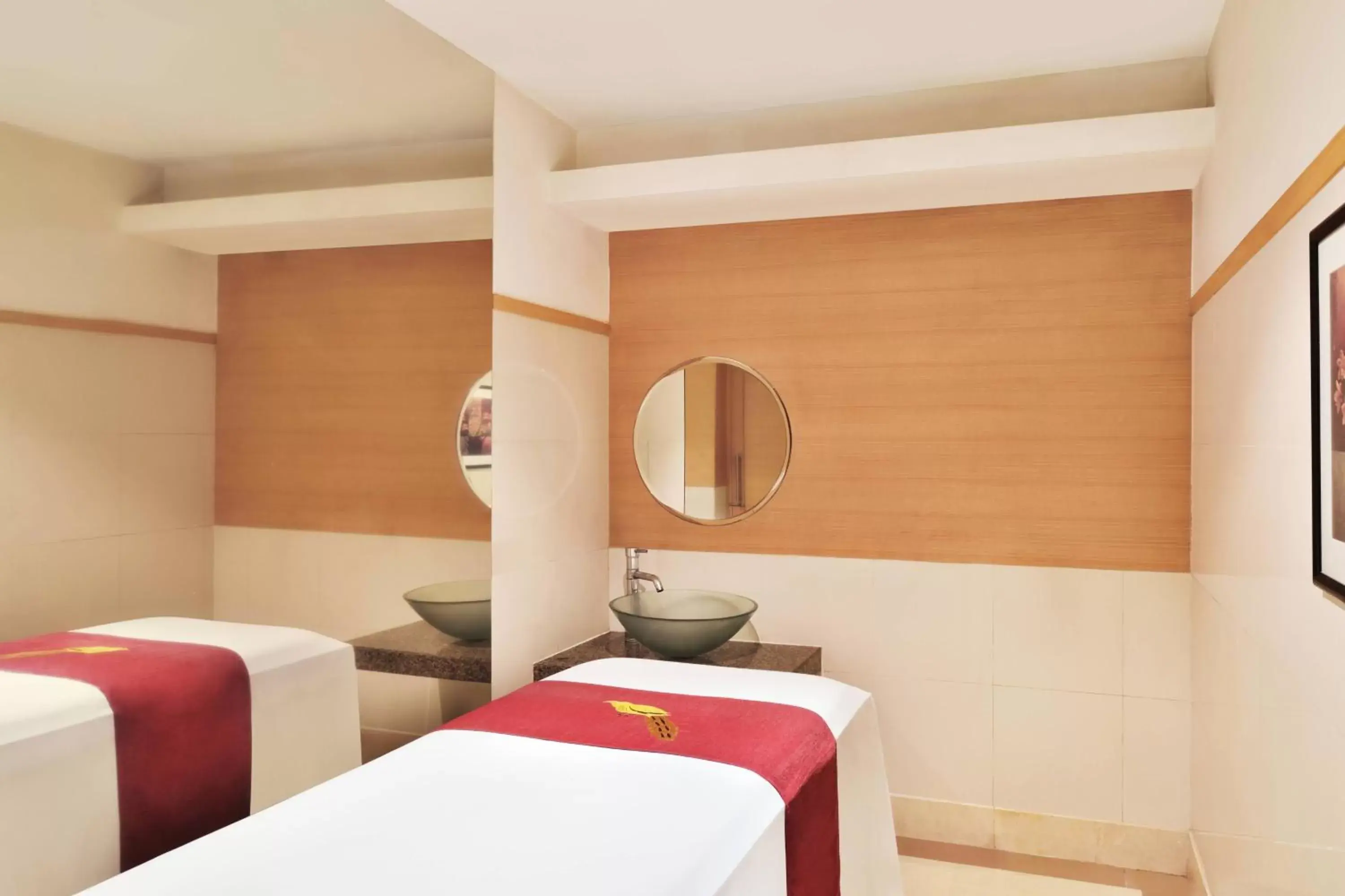 Spa and wellness centre/facilities in Courtyard by Marriott Chennai