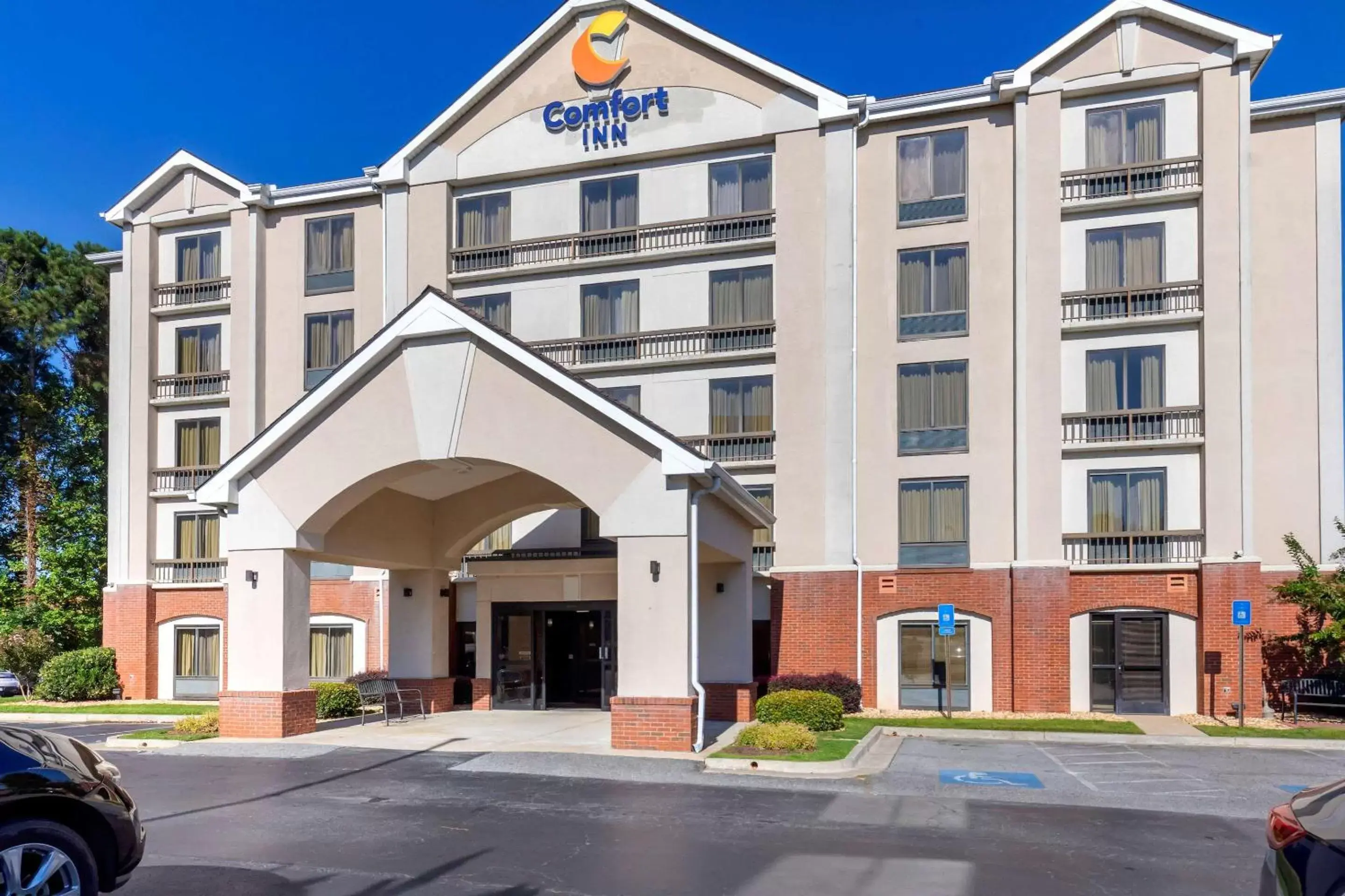 Property Building in Comfort Inn Kennesaw