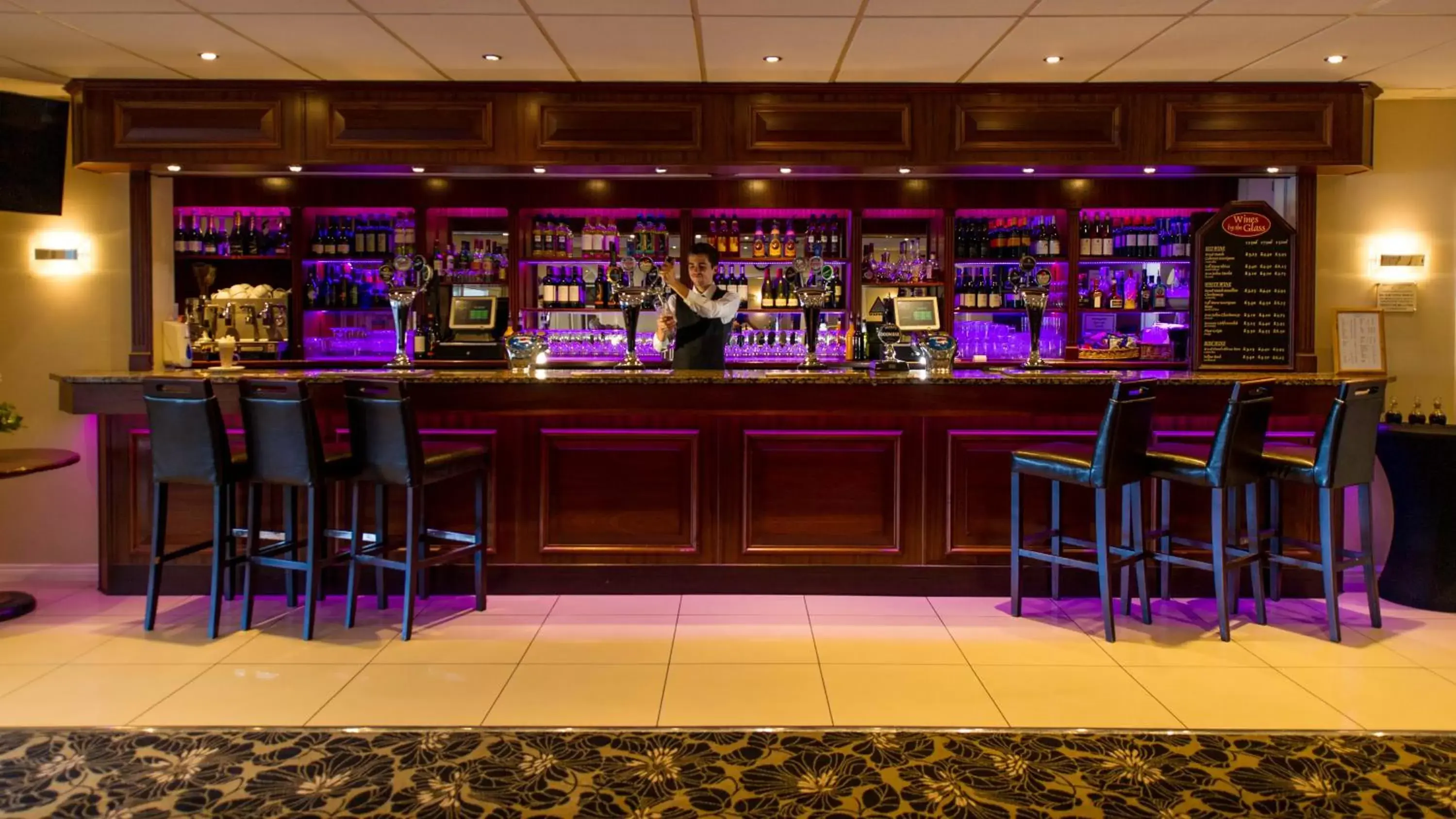 Restaurant/places to eat, Lounge/Bar in The Barnstaple Hotel