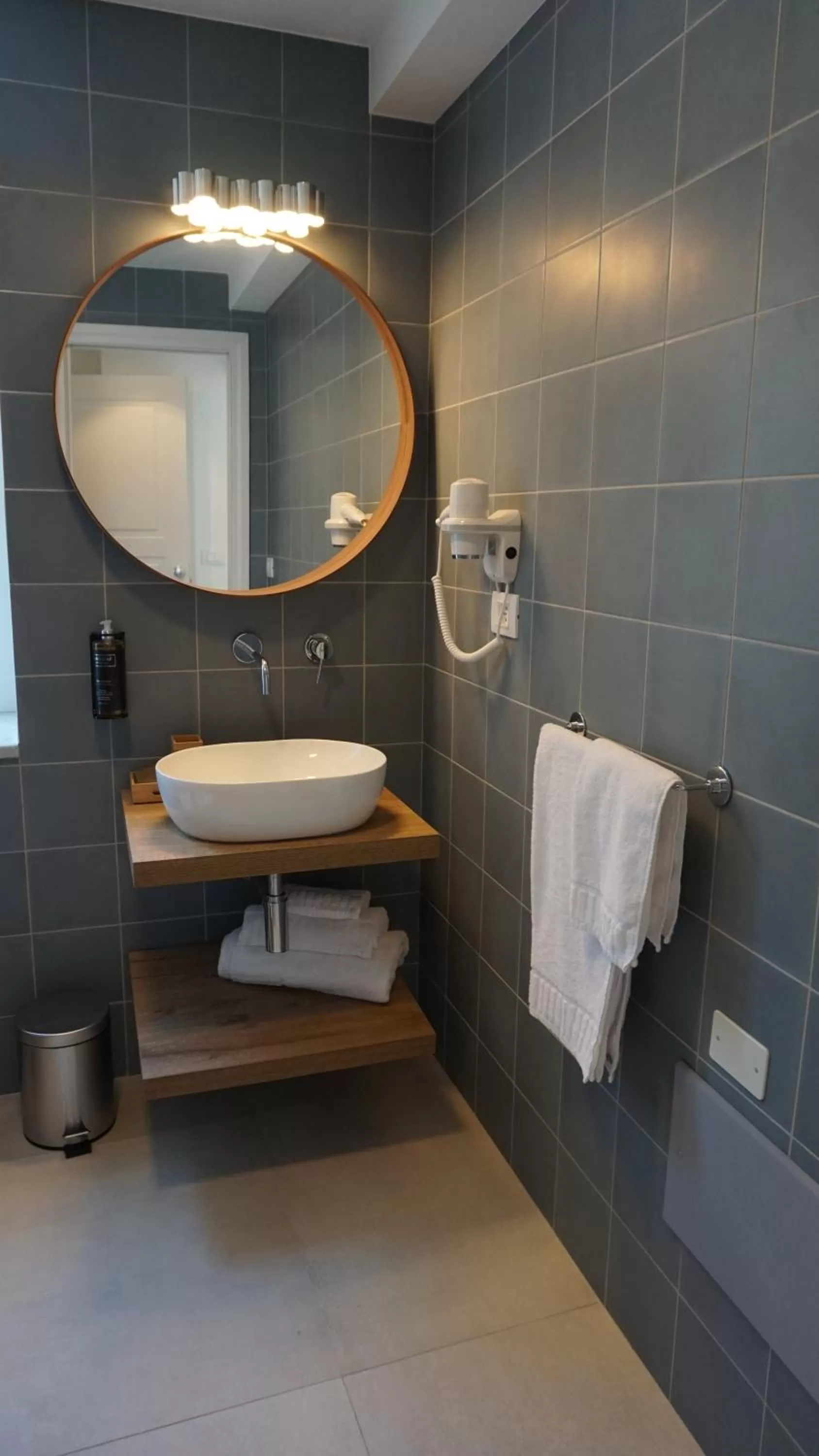 Bathroom in L'Ancora B&B