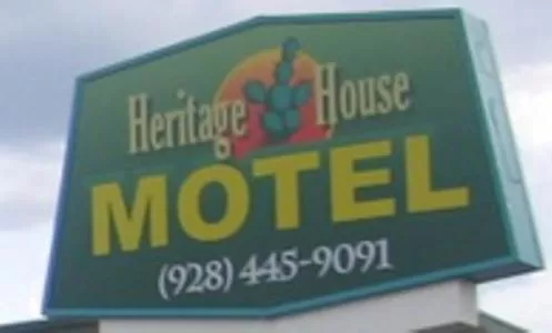Facade/entrance in Heritage House Motel