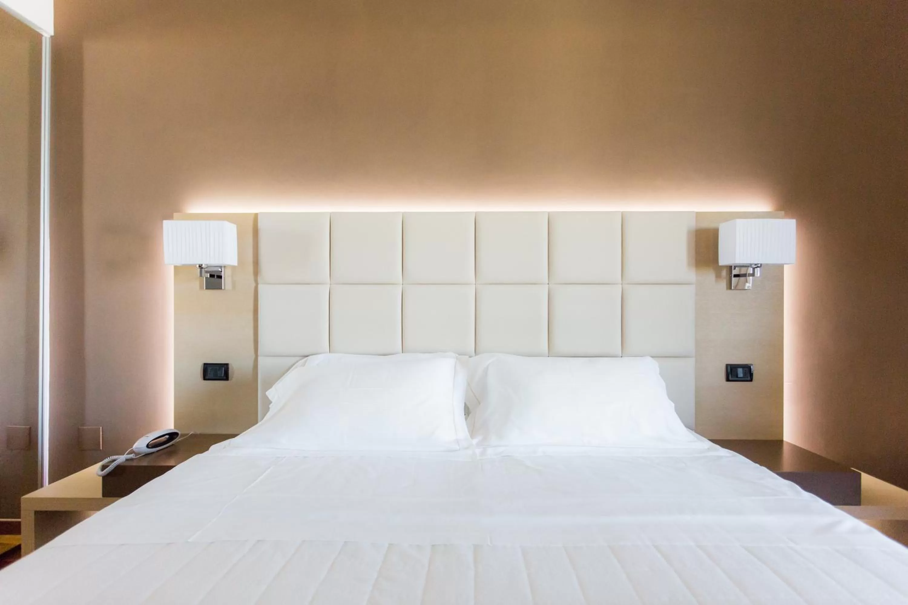 Bedroom, Bed in Raffaello Hotel & Mooka Restaurant