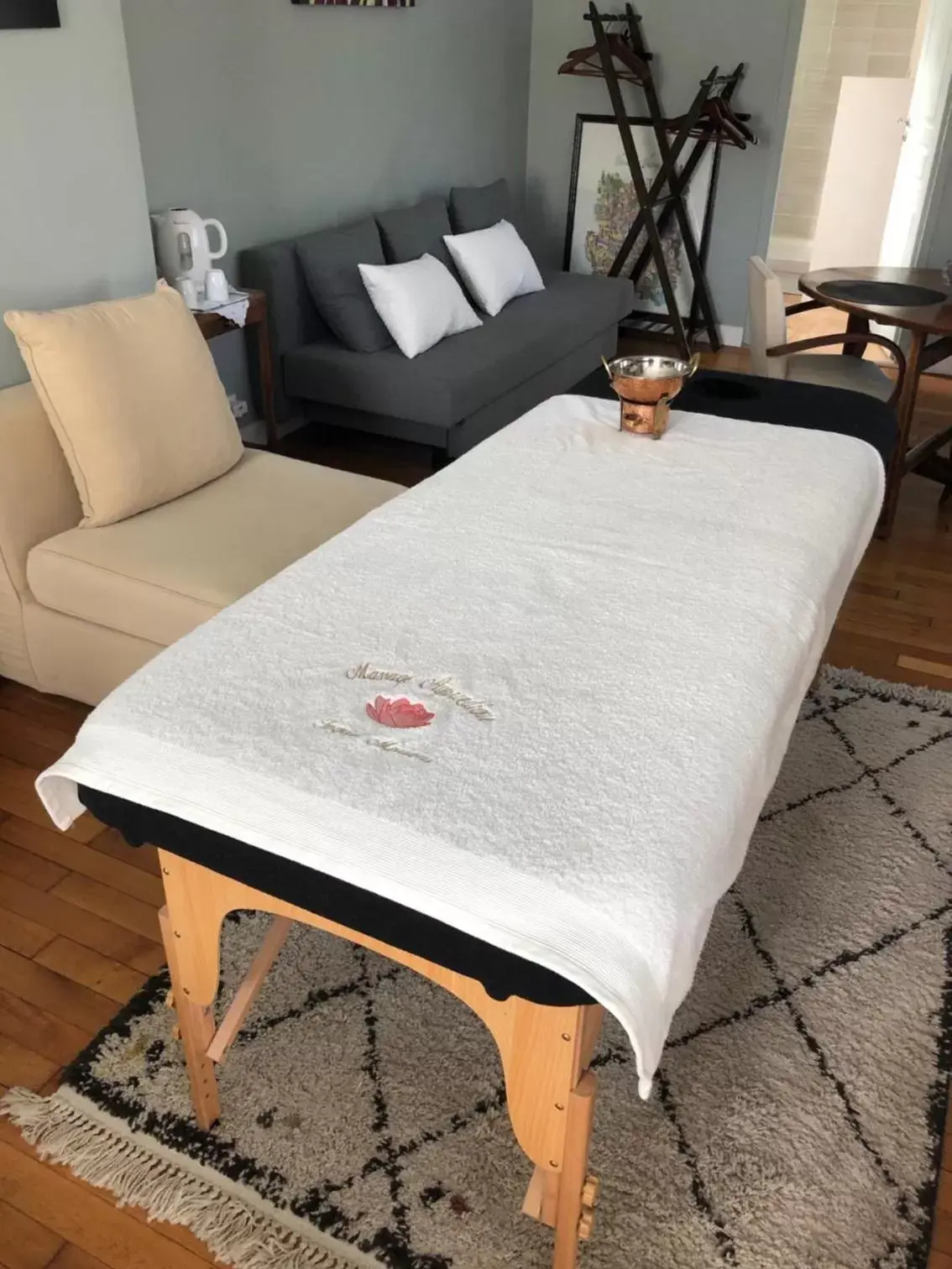 Massage, Bed in Chambre d'hôte La Bacotterie