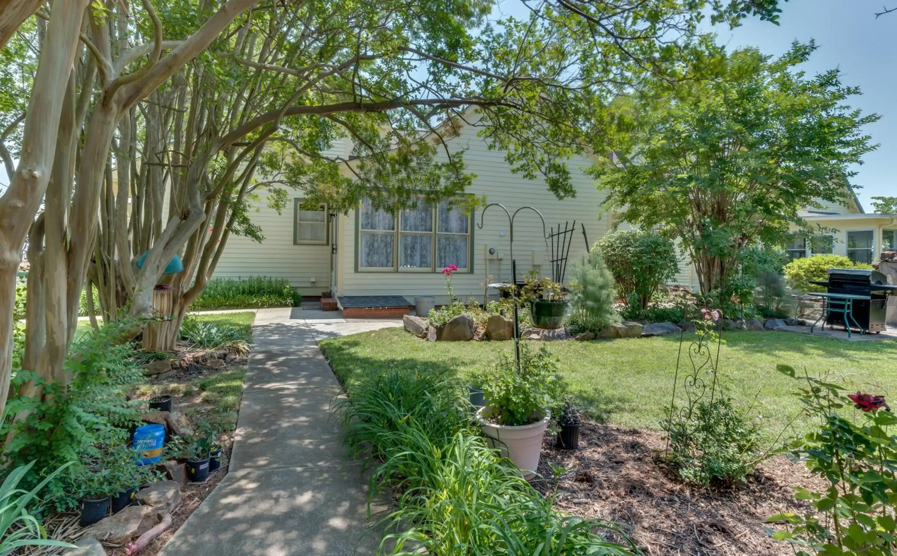 Garden, Patio/Outdoor Area in Carrier Houses Bed & Breakfast