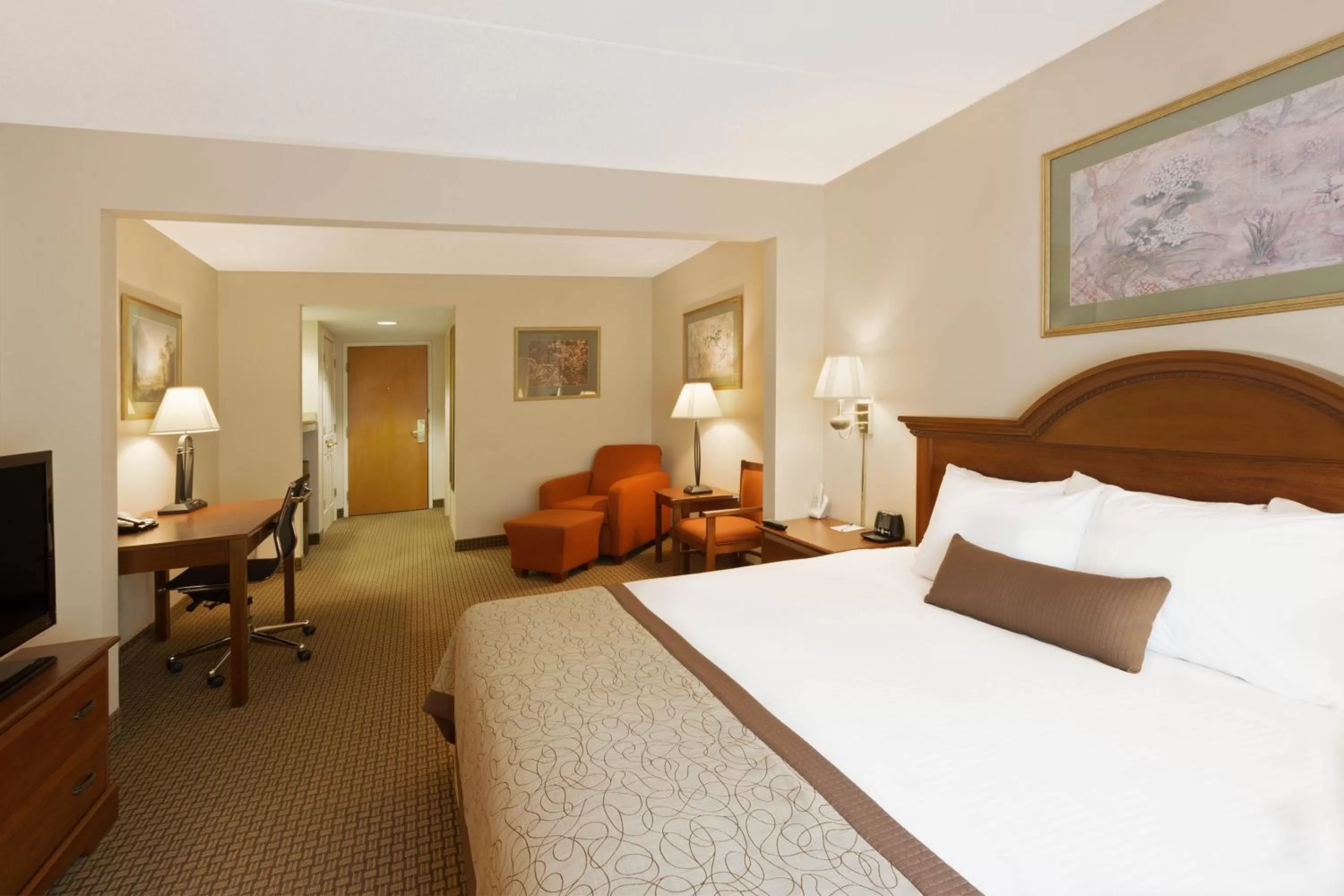 Bedroom, Bed in Wingate by Wyndham Charlotte Airport