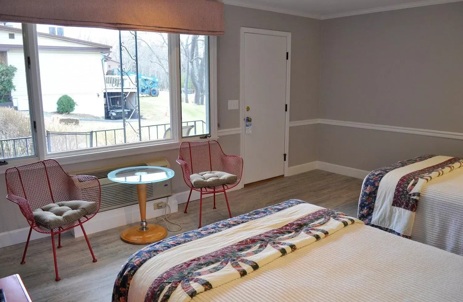 Bed, Seating Area in Silver Birches Resort