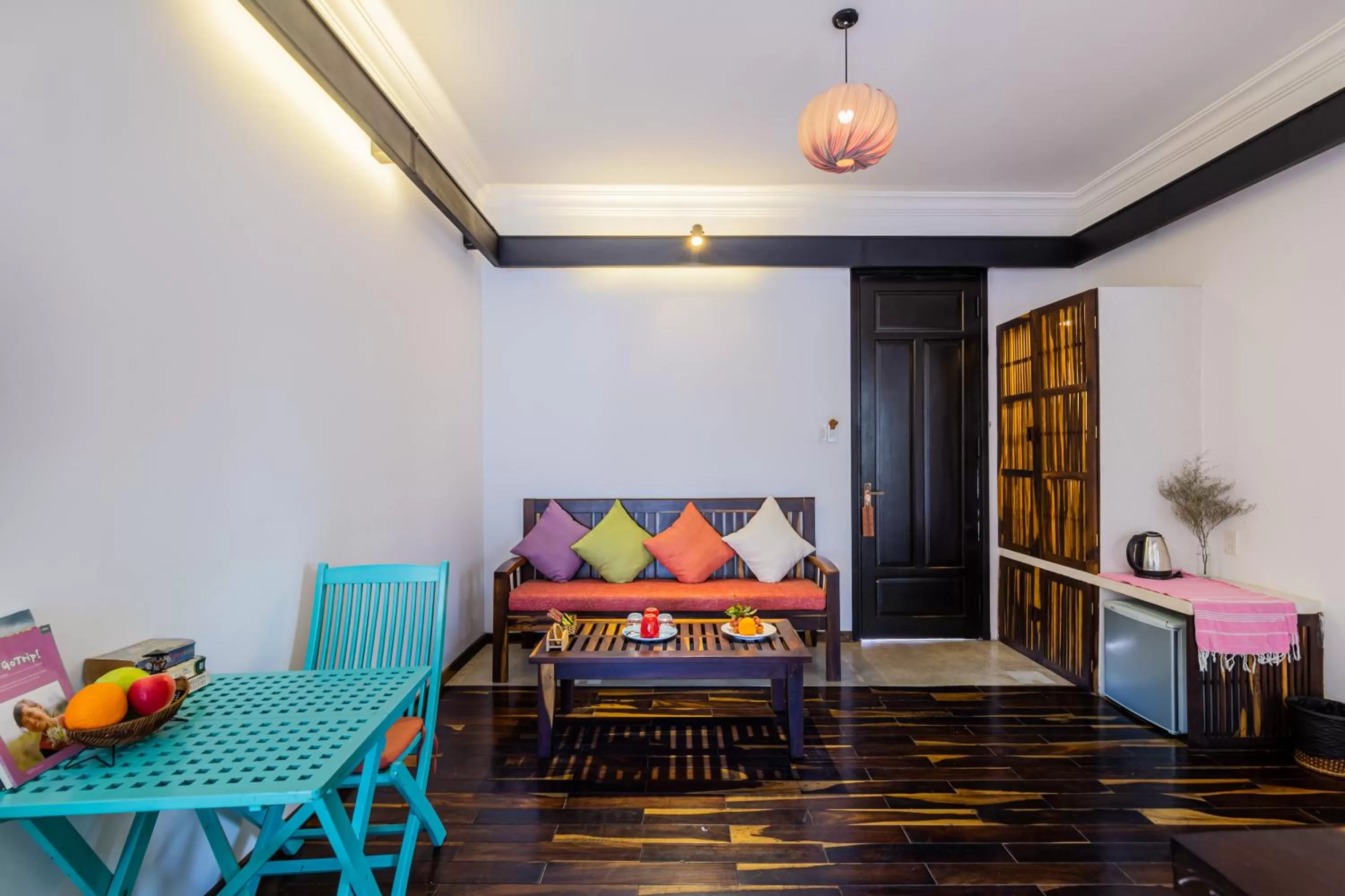 Seating area in Tra Que Mansion