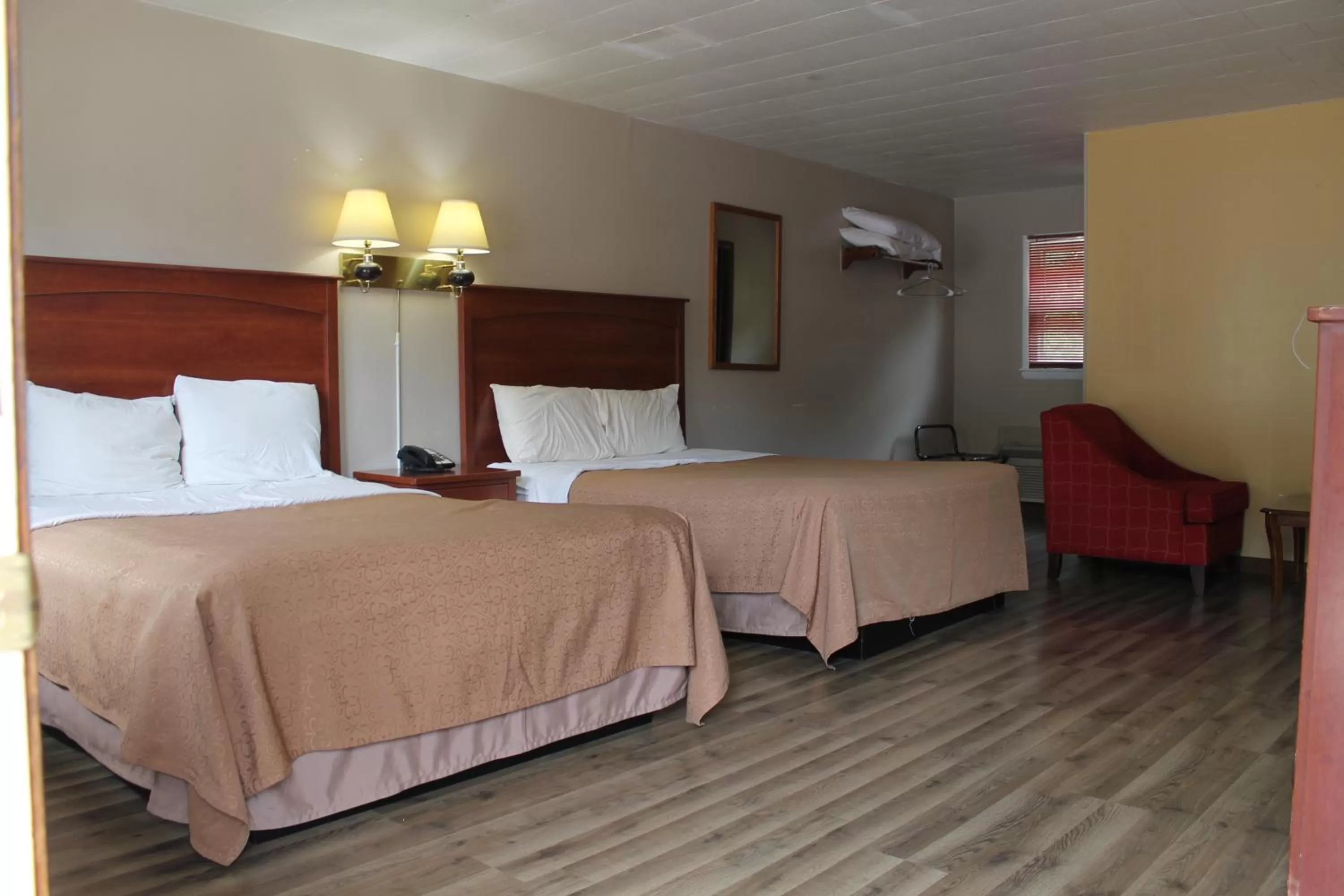 Bed in Motel Reedsburg