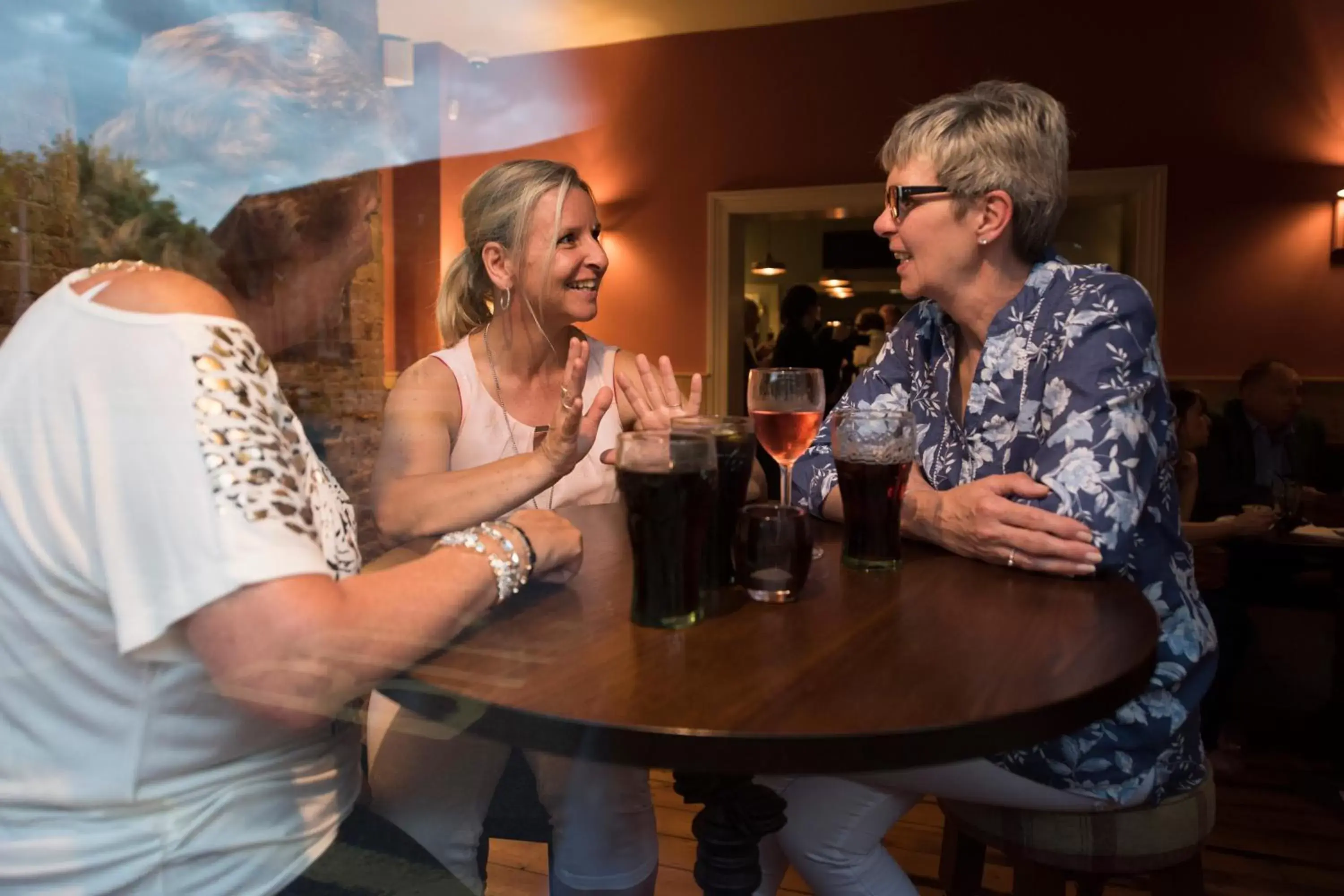 group of guests, Lounge/Bar in White Horse