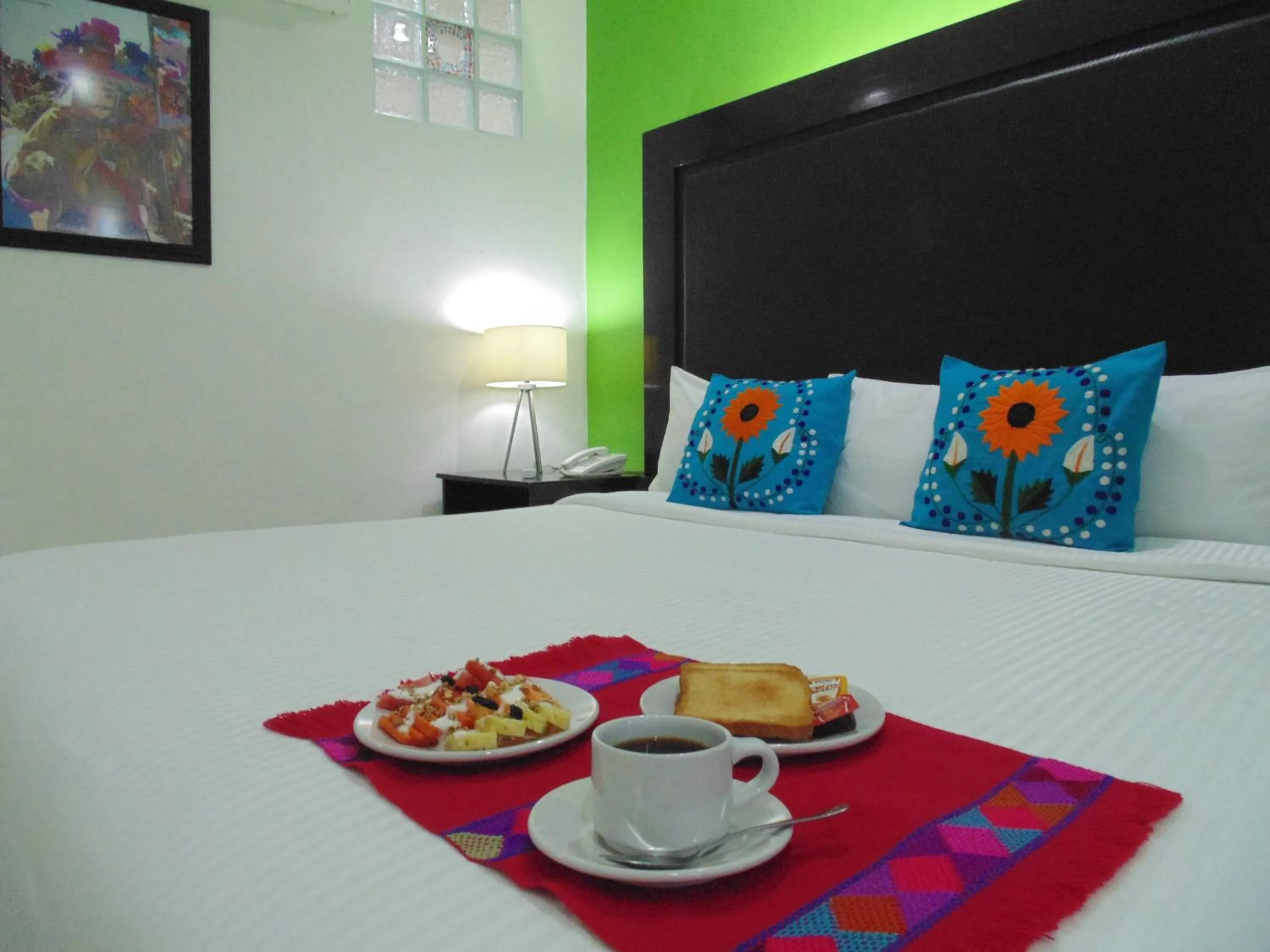 Breakfast, Bed in Chiapas Hotel Express, Tuxtla Gutierrez