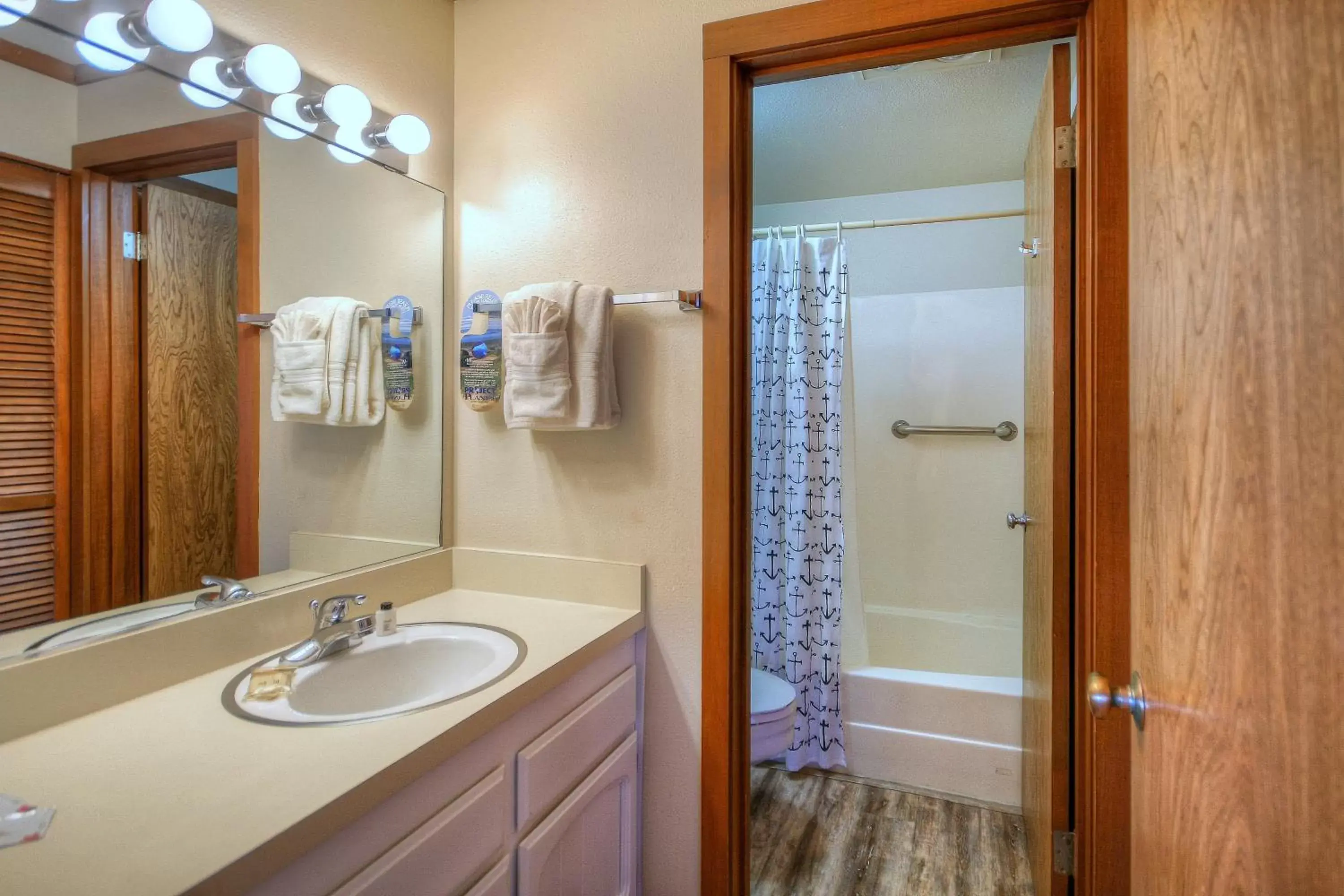 Bathroom in Little Creek Cove Beach Resort