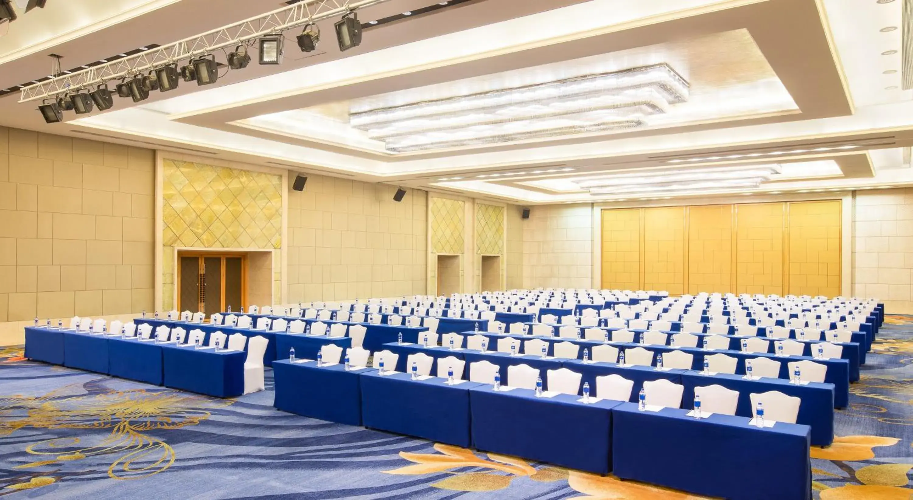 Banquet/Function facilities in Crowne Plaza Shenzhen Longgang City Centre, an IHG Hotel