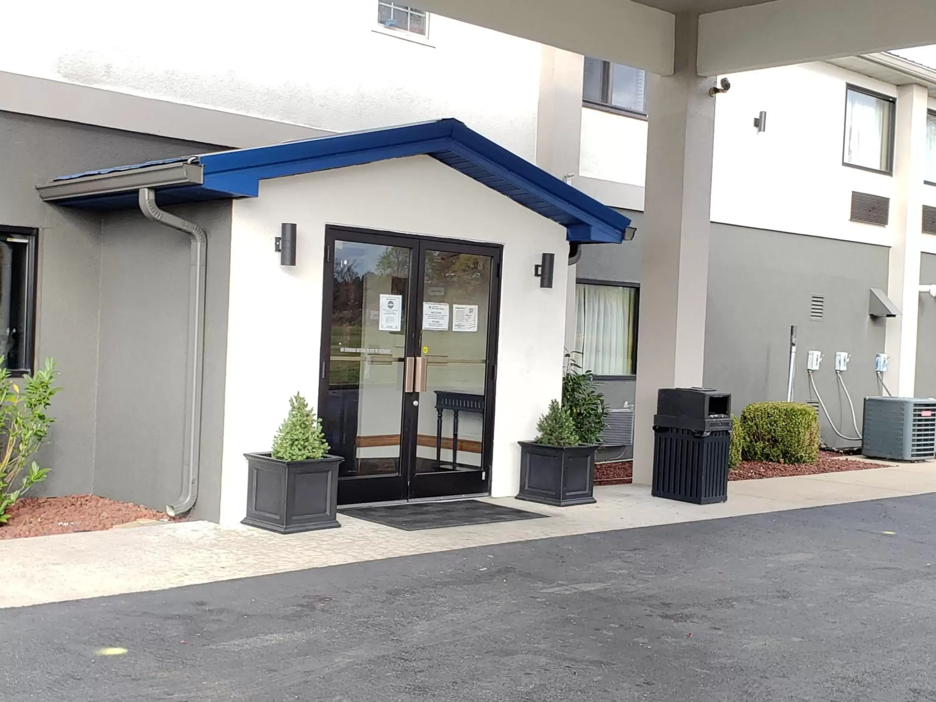 Facade/entrance in Best Western Paducah Inn