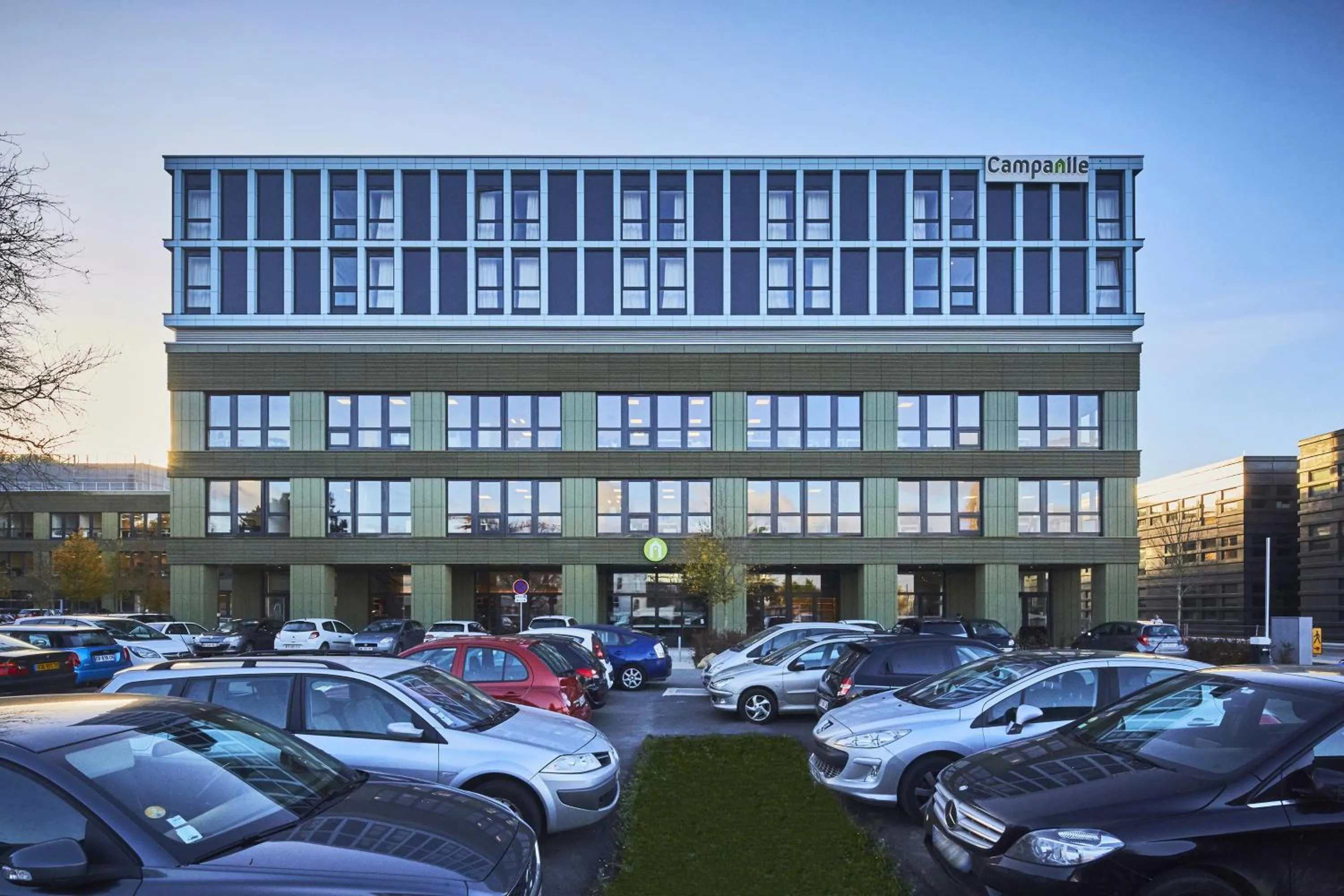 Facade/entrance in Campanile PRIME - Paris Saclay