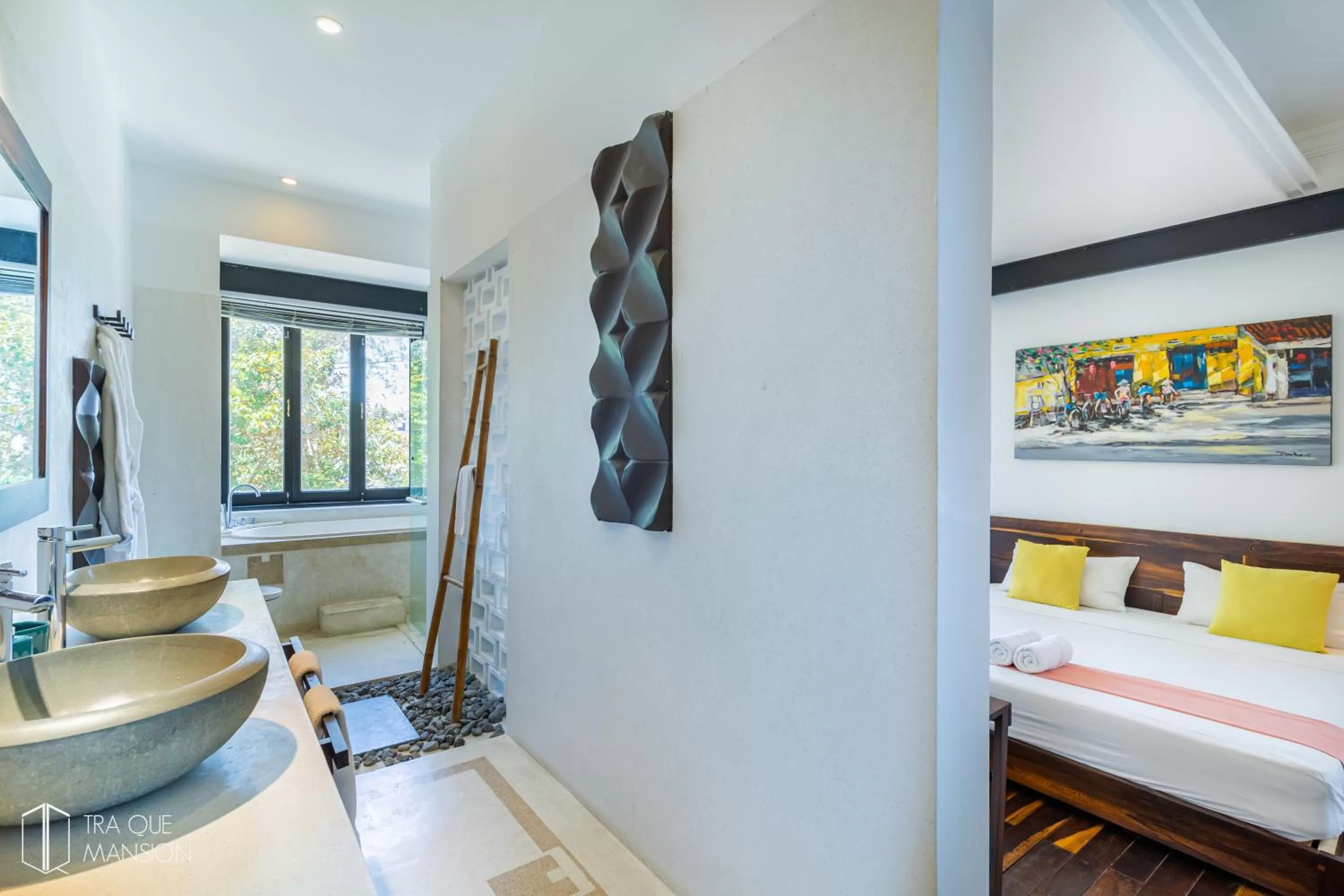 Bathroom, Bed in Tra Que Mansion