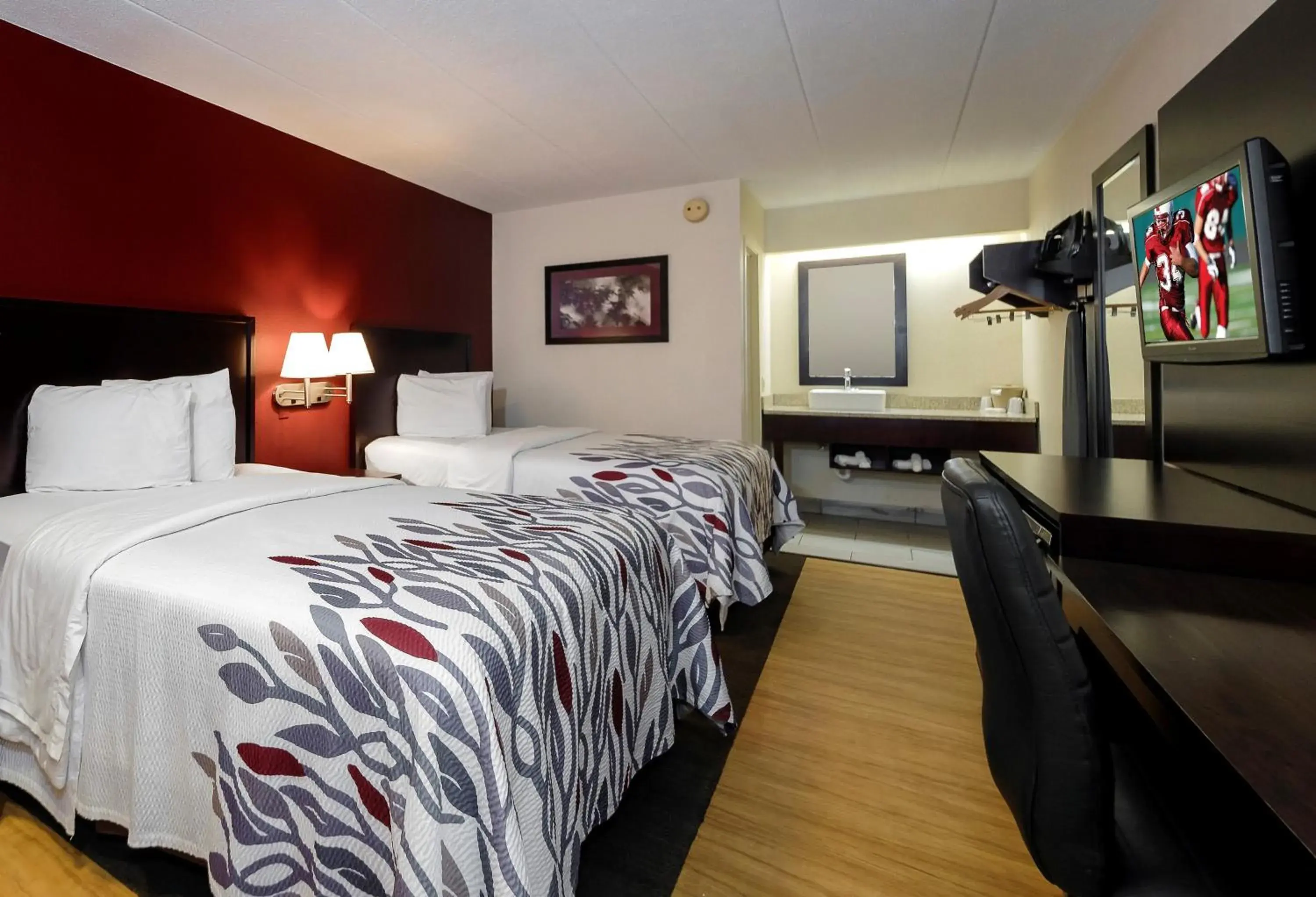 Photo of the whole room in Red Roof Inn Detroit - Troy