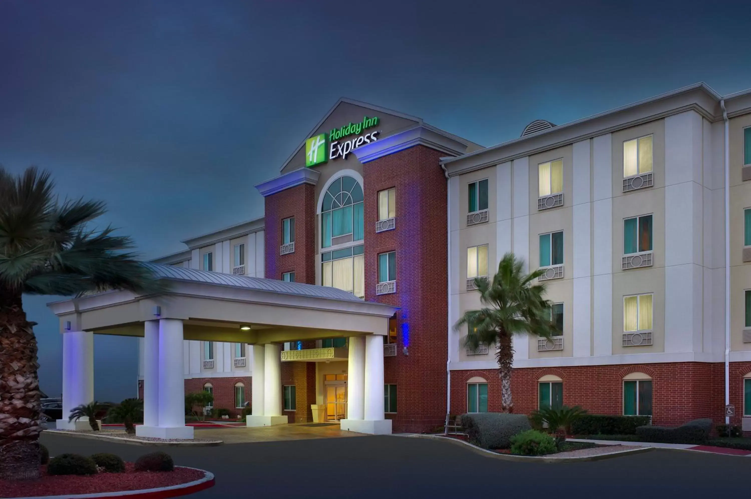 Property Building in Holiday Inn Express & Suites San Antonio West Sea World Area, an IHG Hotel