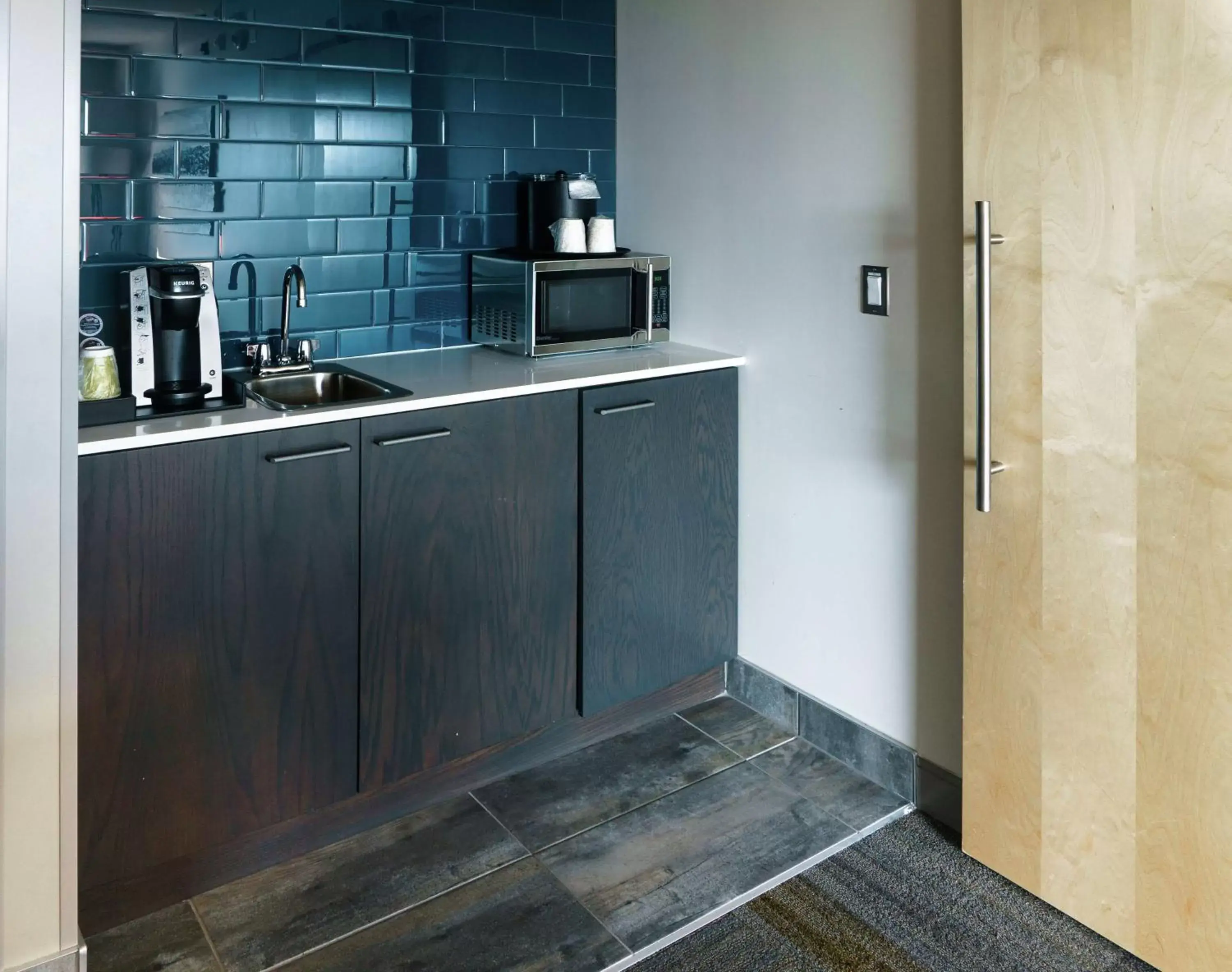 Photo of the whole room, Kitchen/Kitchenette in Hilton Garden Inn Fredericton