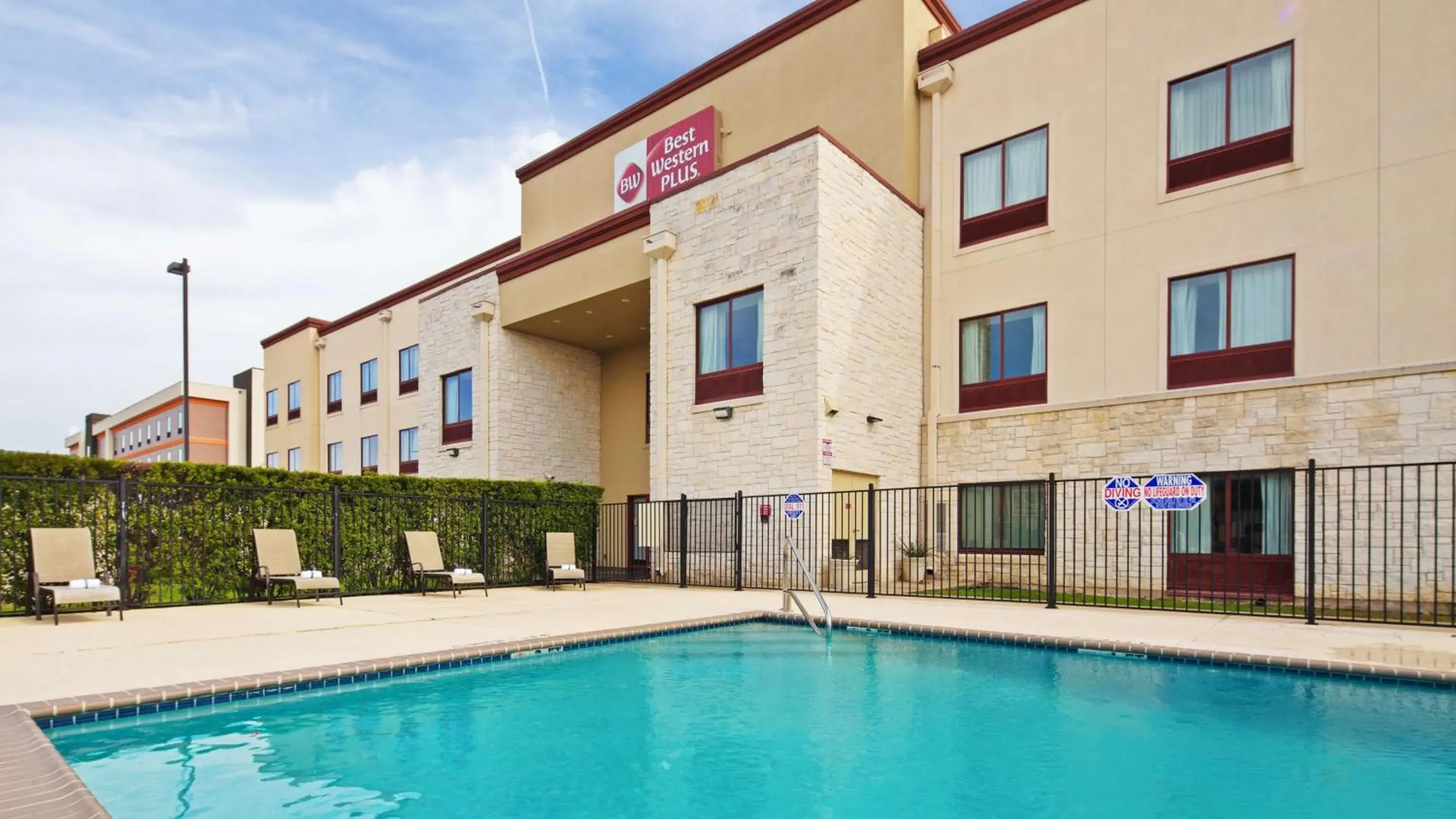 Activities, Property Building in Best Western PLUS Austin Airport Inn & Suites