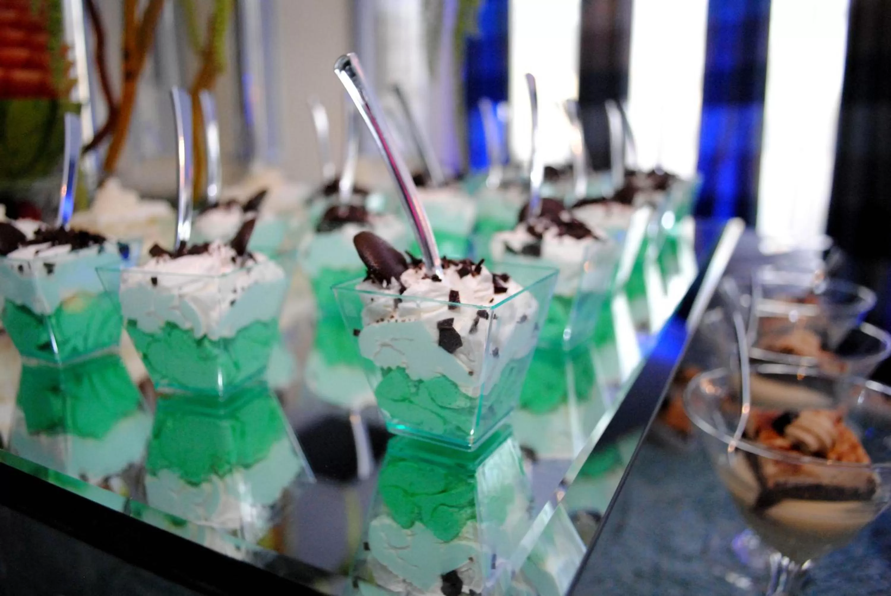 Food, Restaurant/Places to Eat in Radisson Hotel Chatsworth