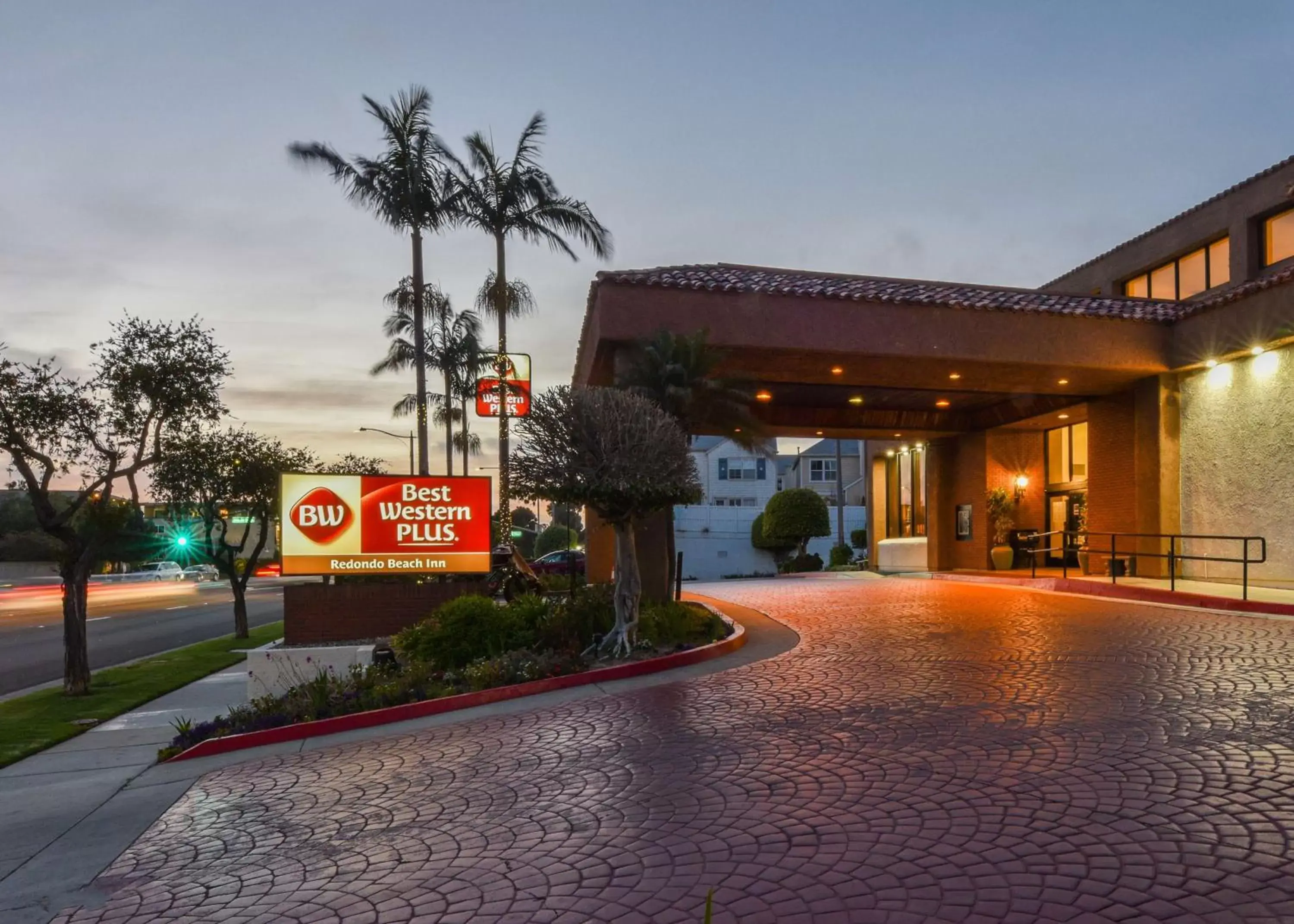 Property Building in Best Western Plus Redondo Beach Inn