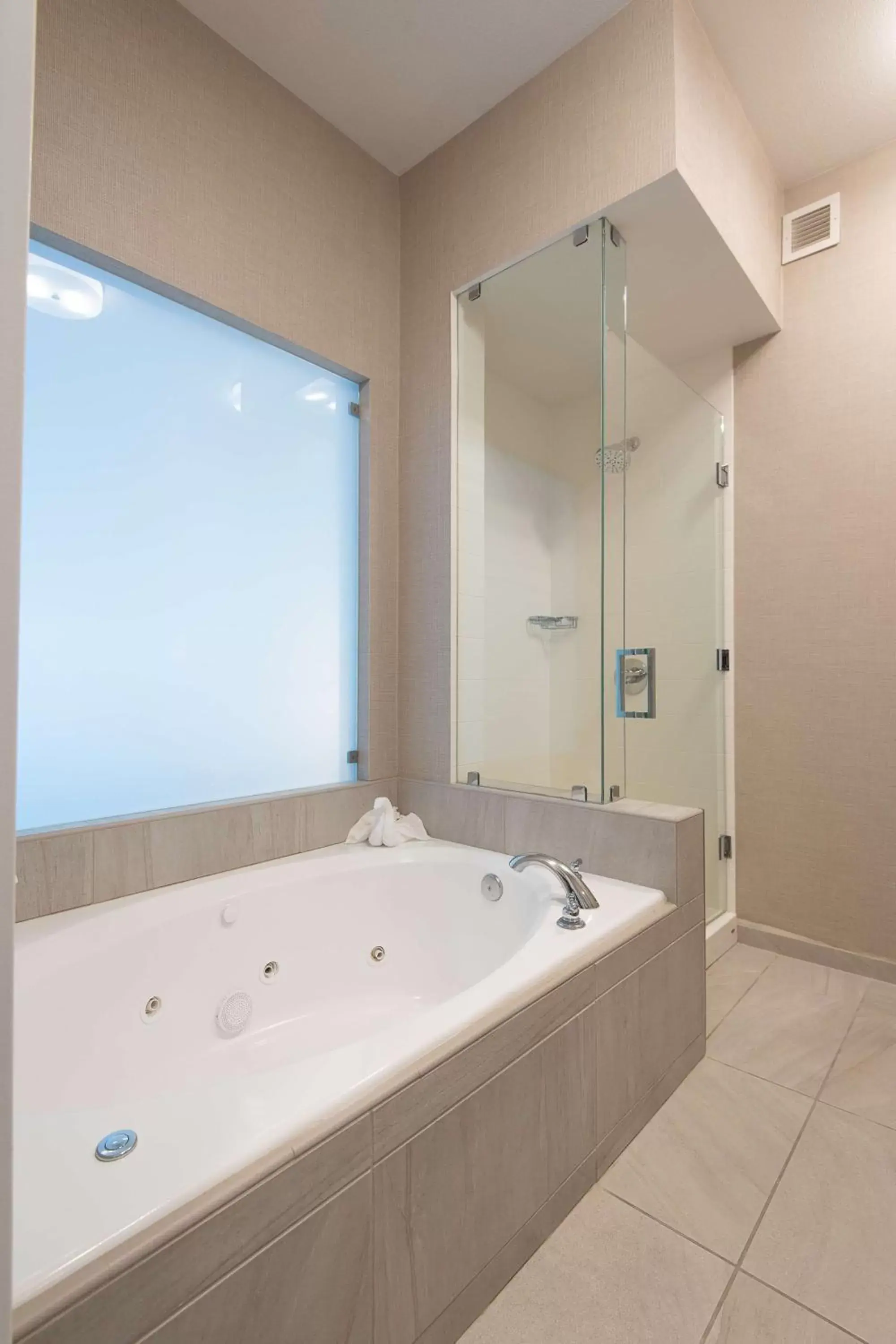 Bathroom in Hilton Garden Inn Calabasas
