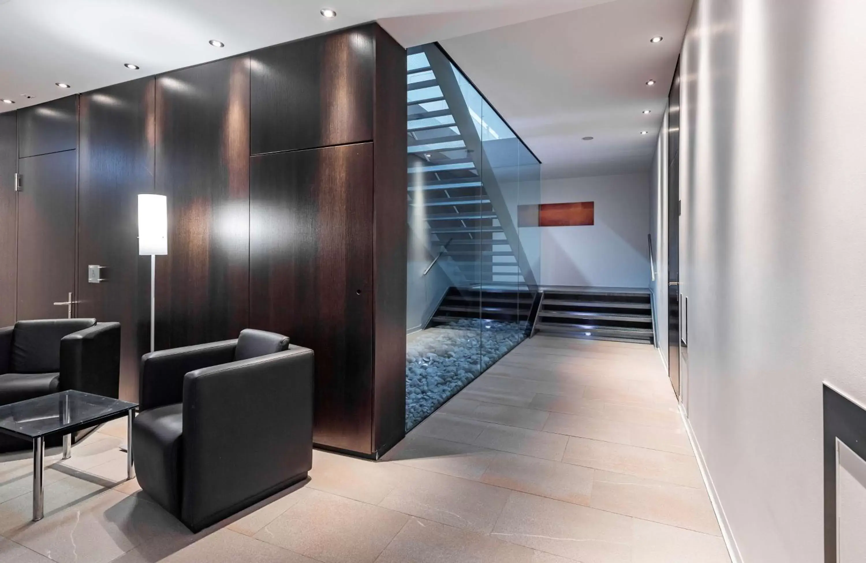 Lobby or reception in DoubleTree by Hilton Frankfurt Niederrad