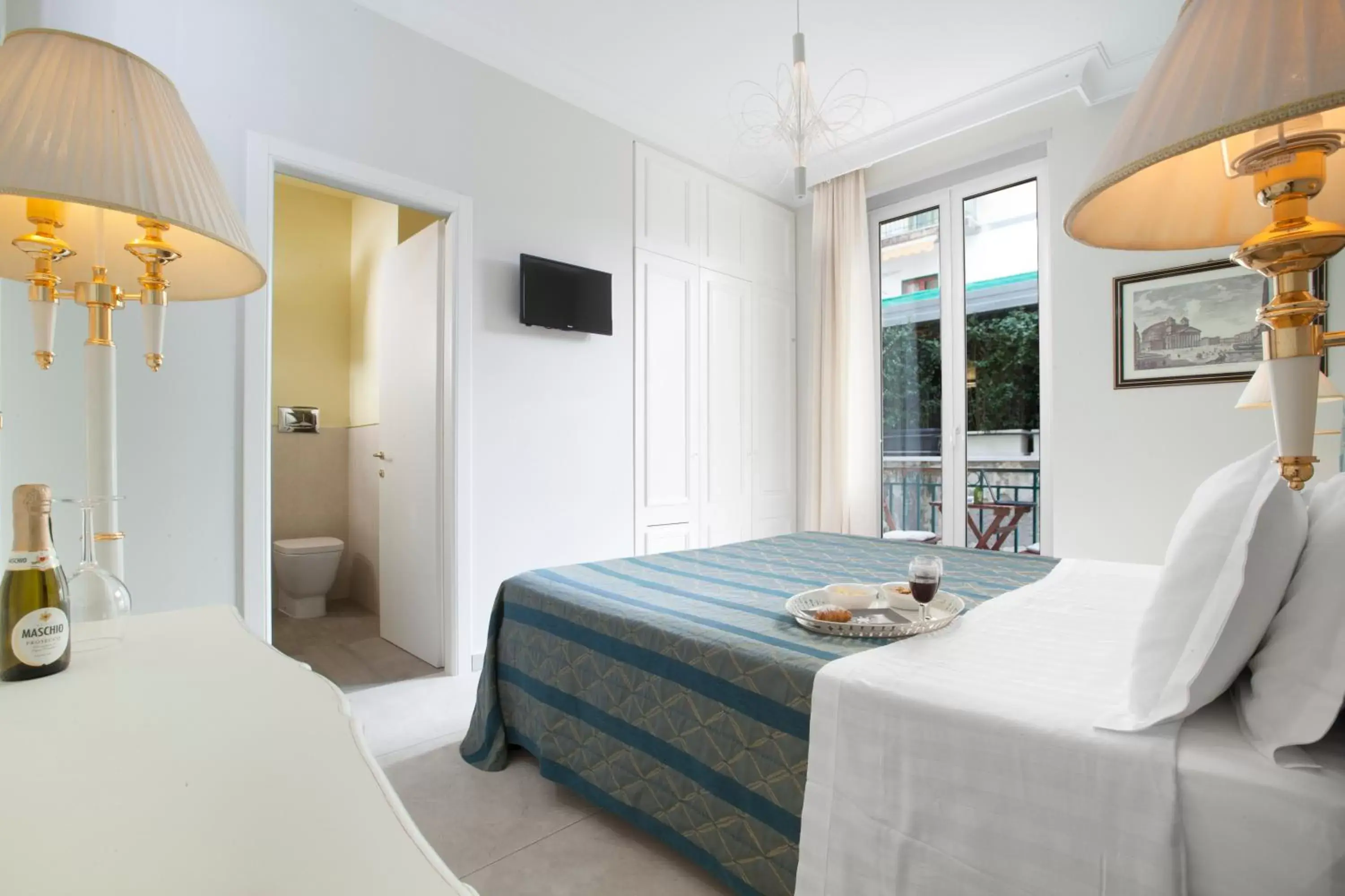 Bedroom, Bed in Ruins B&B Bedroom, Bed in Ruins B&B