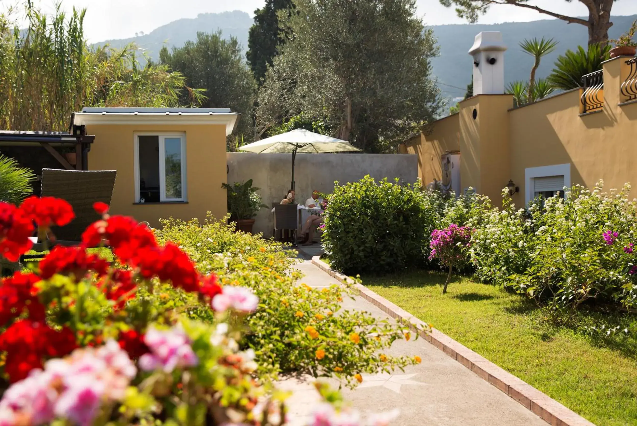 Garden, Property Building in Hotel Villa Ceselle