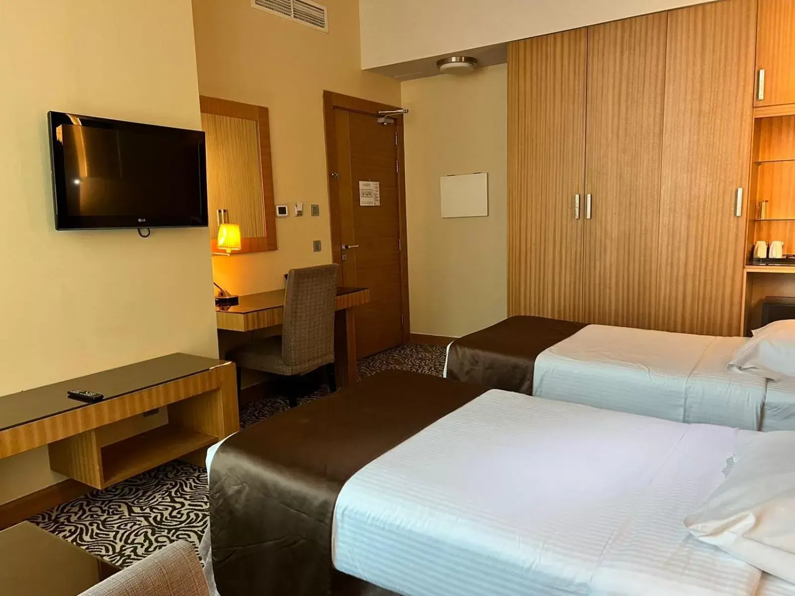 Bedroom, Bed in Copthorne Hotel Sharjah