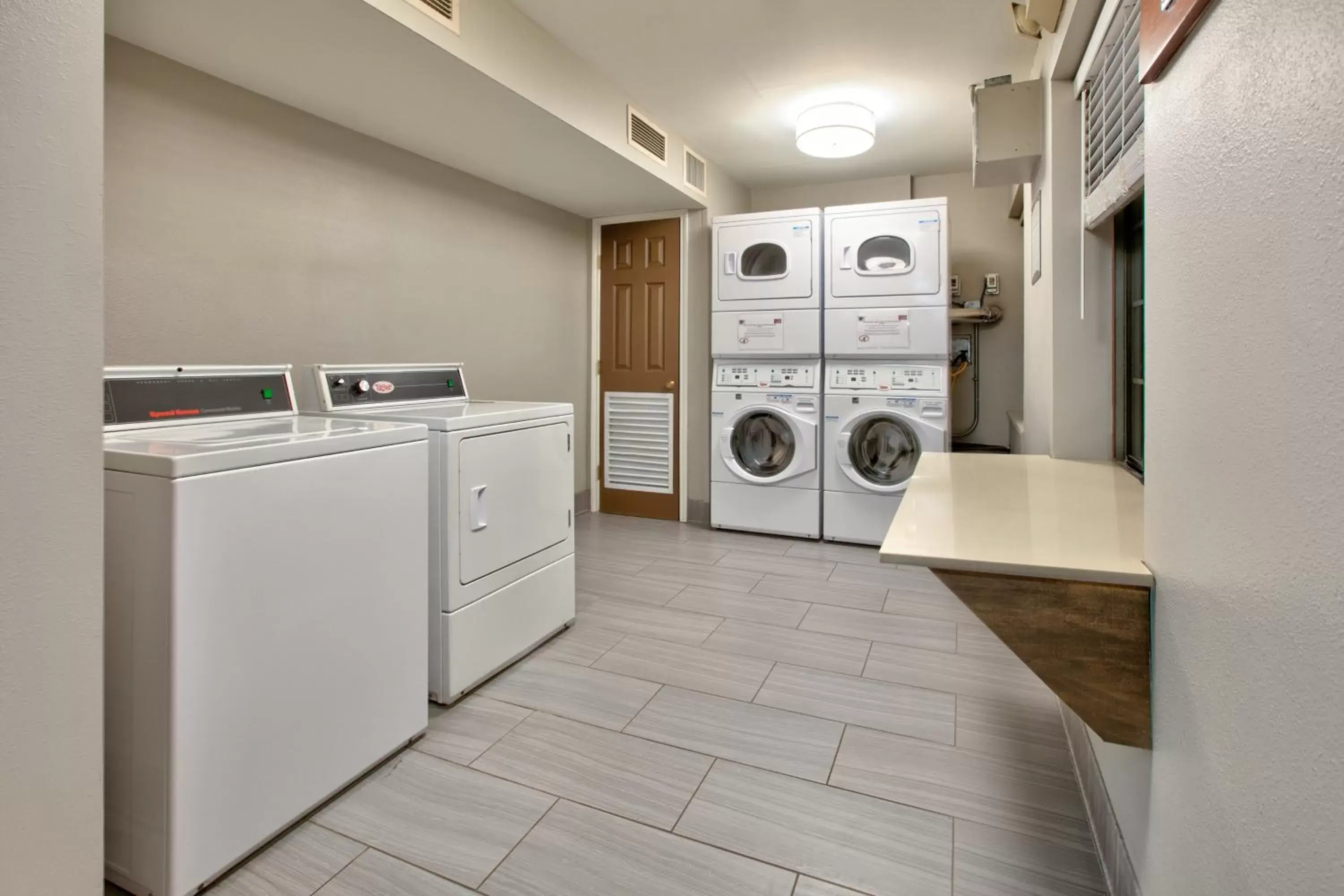 Other, Kitchen/Kitchenette in Staybridge Suites Corning, an IHG Hotel