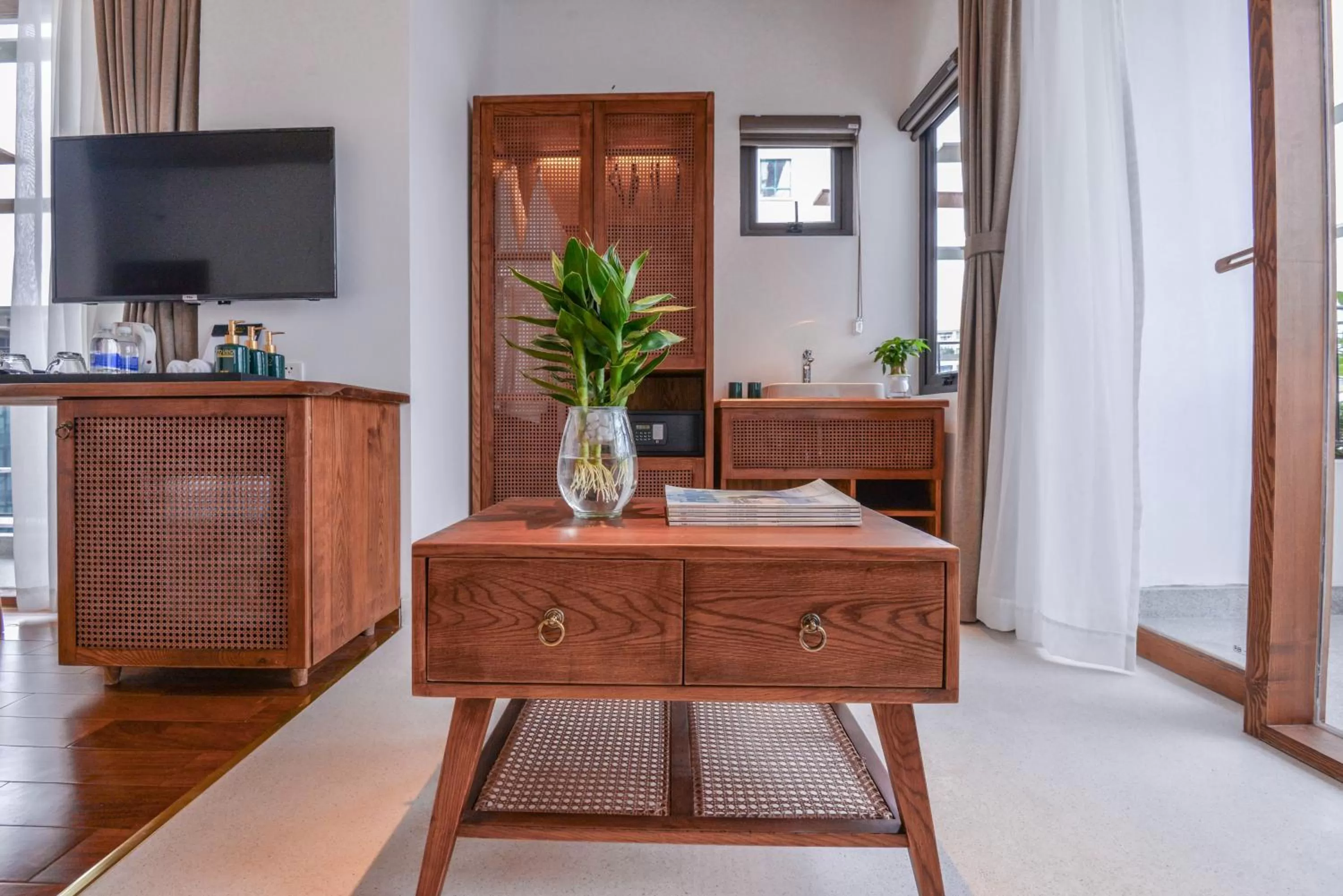 Communal lounge/ TV room in 22Land Hotel & Residence