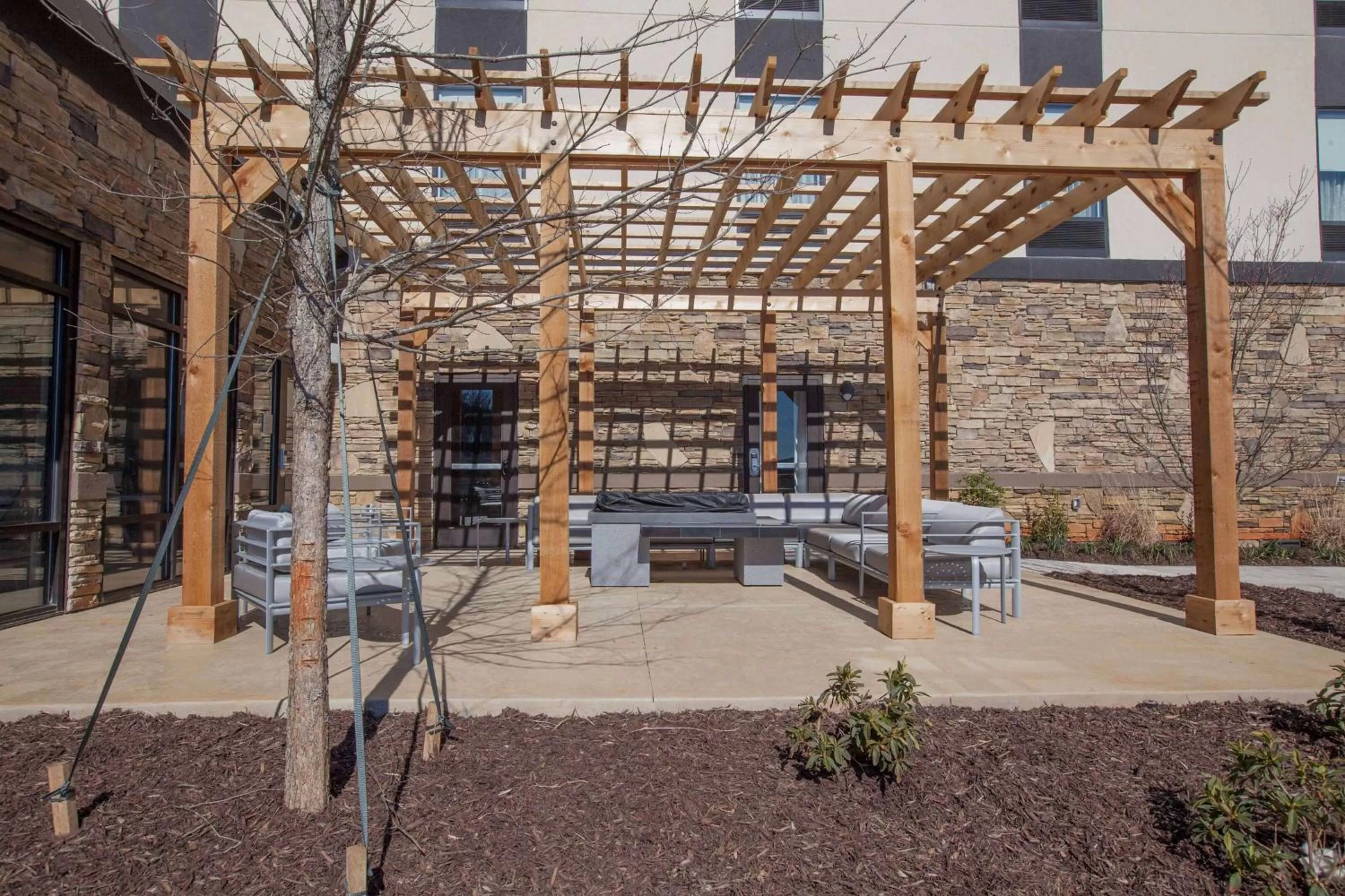 Property building in Hampton Inn Emerson - Lakepoint, Ga