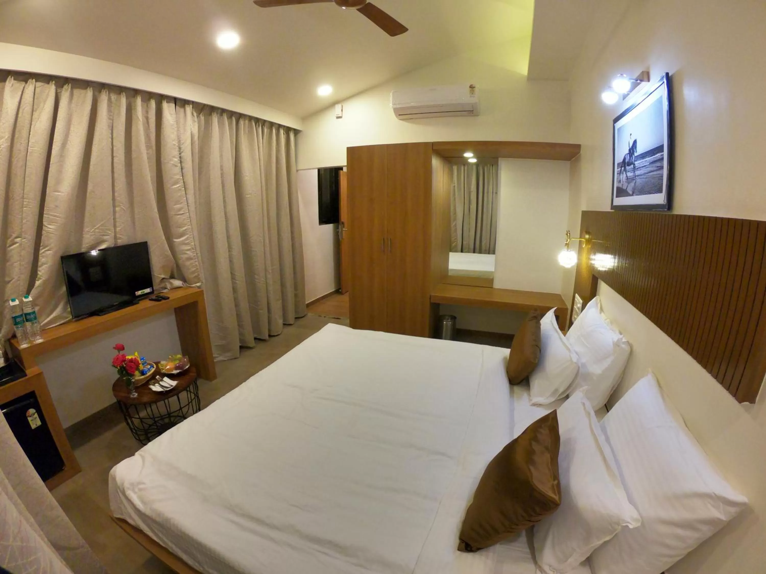 Bed in Jivanta Mahabaleshwar