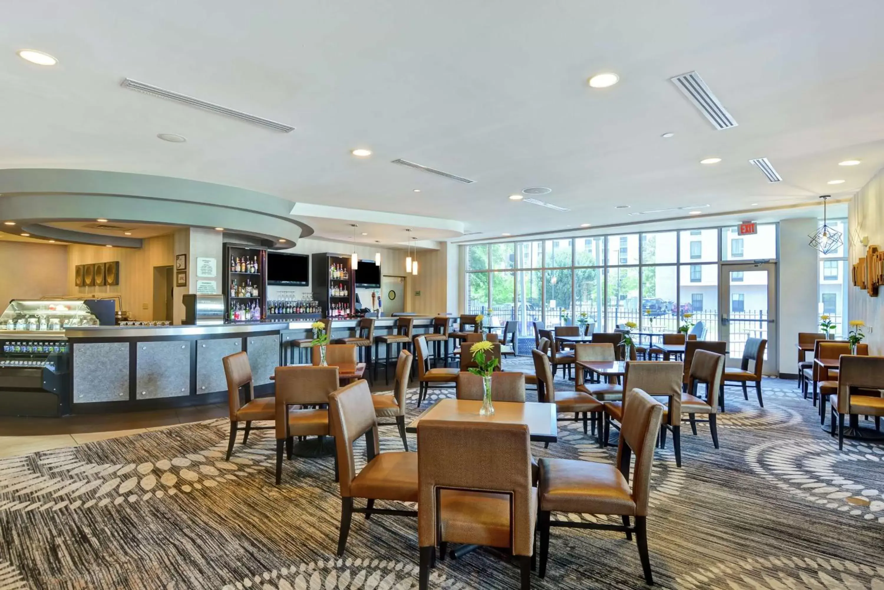 Dining area, Restaurant/Places to Eat in DoubleTree by Hilton Baton Rouge