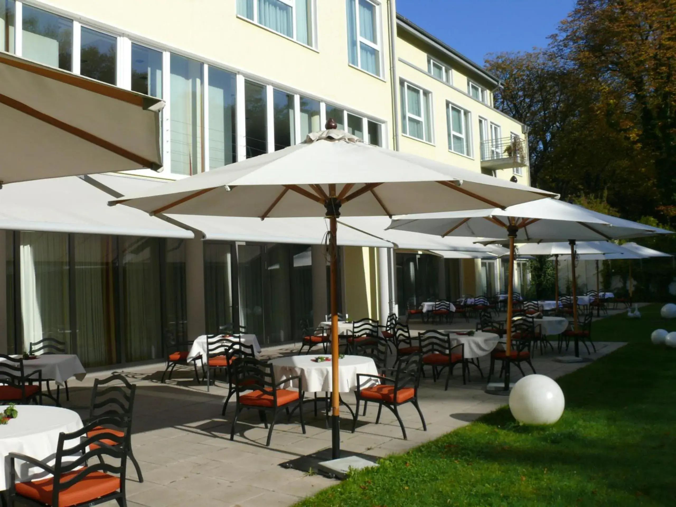 Patio, Restaurant/Places to Eat in Landhotel Krummenweg